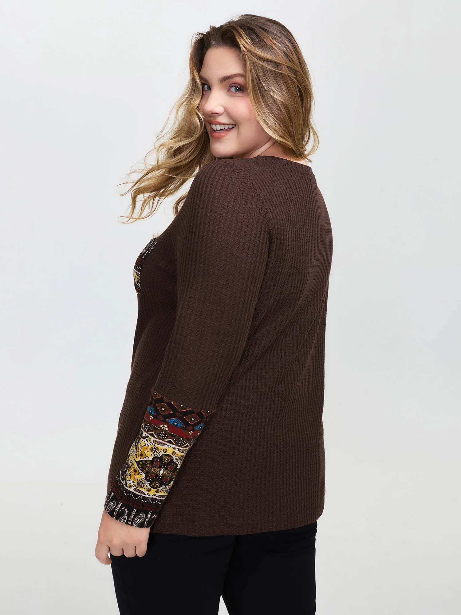 Floral Spliced Knit Textured T-Shirt - Image 4