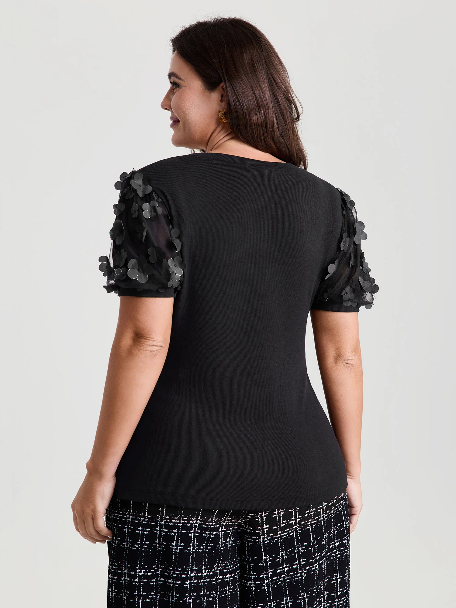 Floral Textured Sheer Sleeve V-Neck Blouse - Image 4