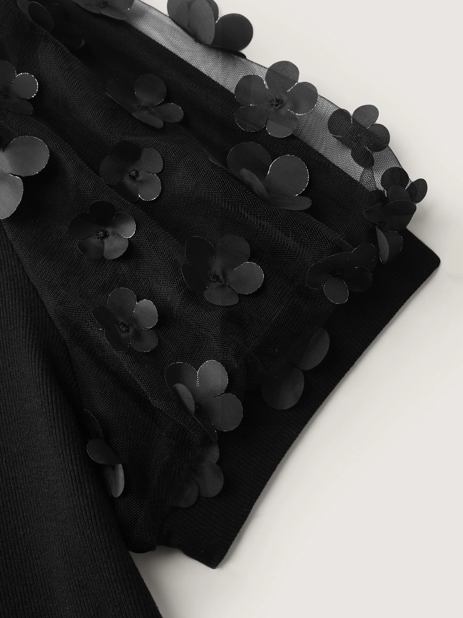 Floral Textured Sheer Sleeve V-Neck Blouse - Image 5