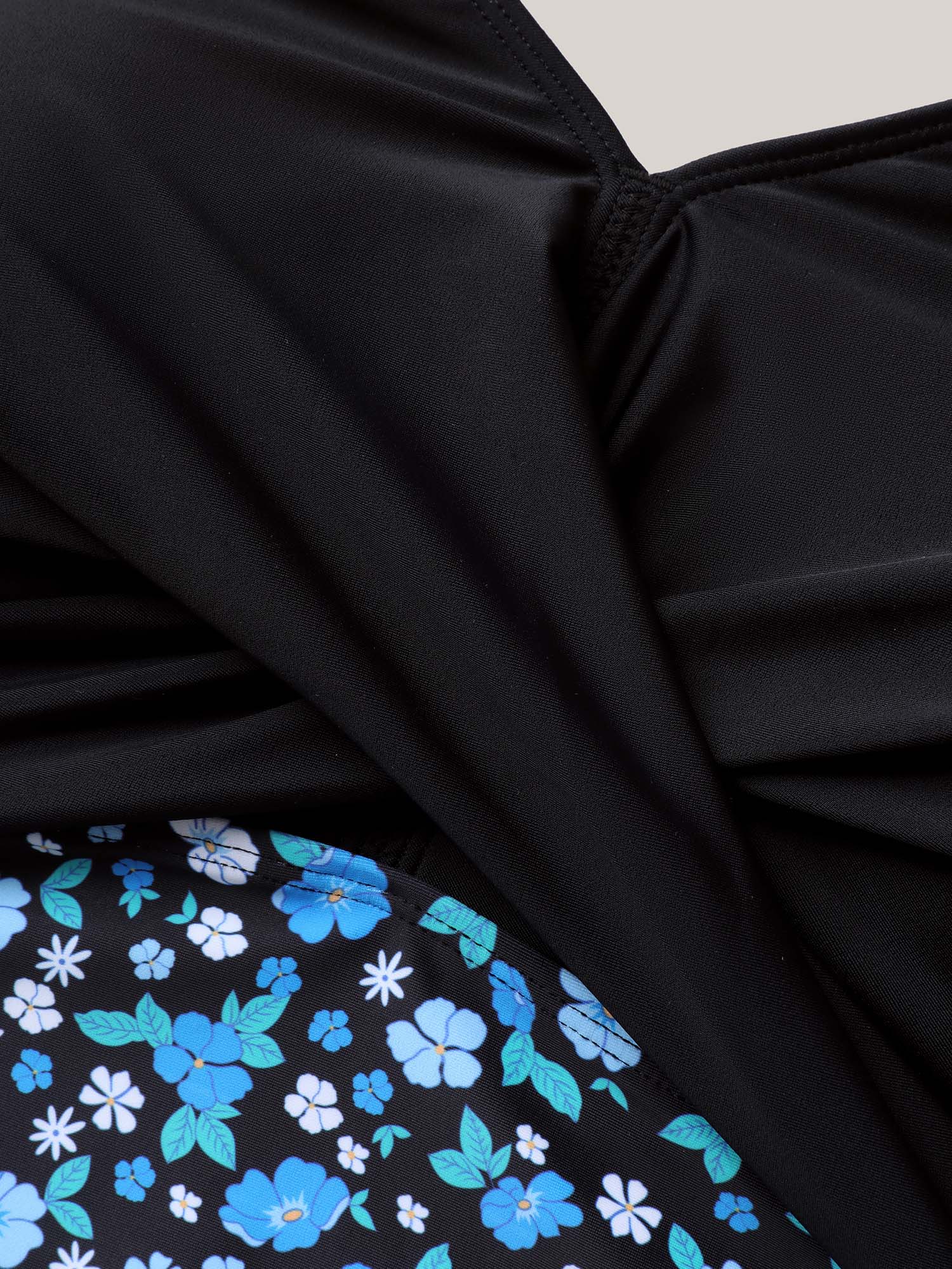 Floral Twist Contrast One-Piece Swimsuit - Image 5