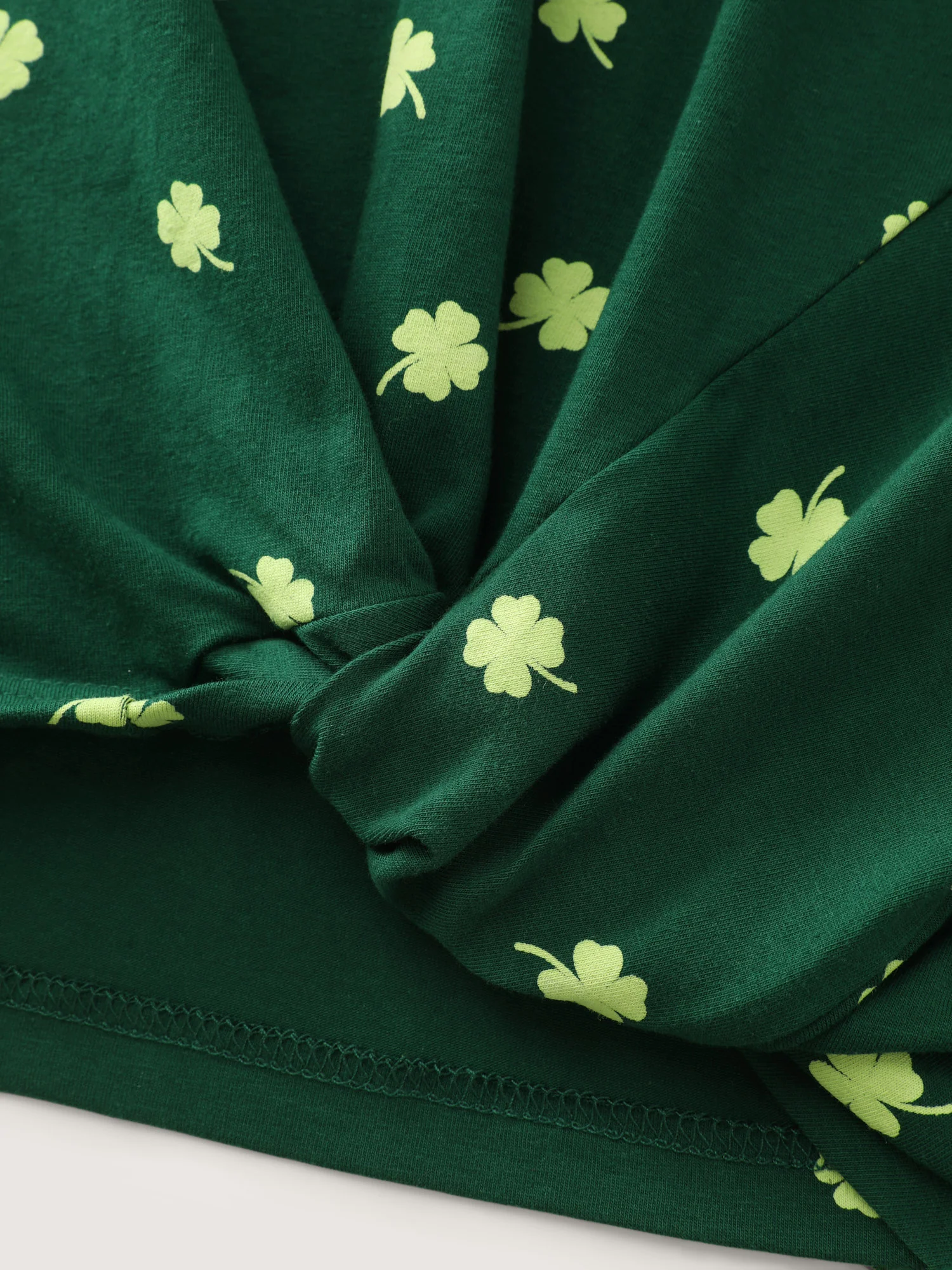 Four Leaf Clover Print Knotted Side T-Shirt - Image 5