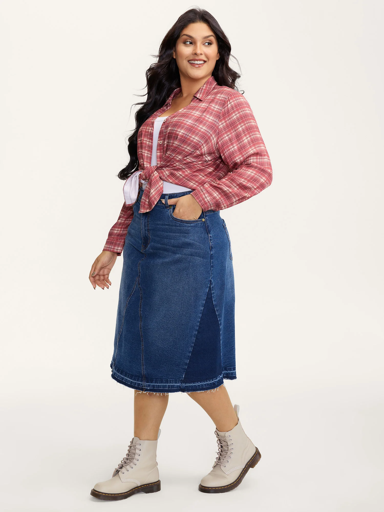 Frayed No Slit Seamed Shadow Wash Denim Skirt - Image 2