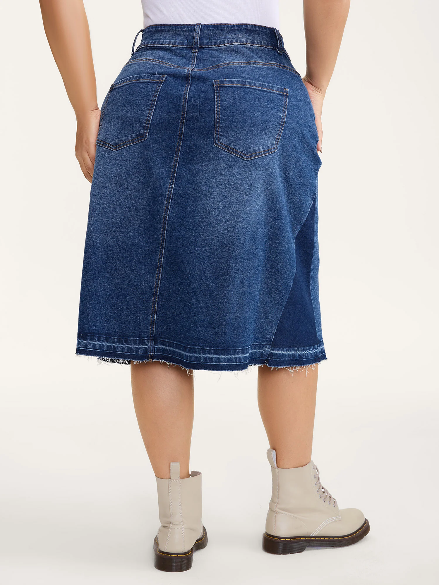 Frayed No Slit Seamed Shadow Wash Denim Skirt - Image 5