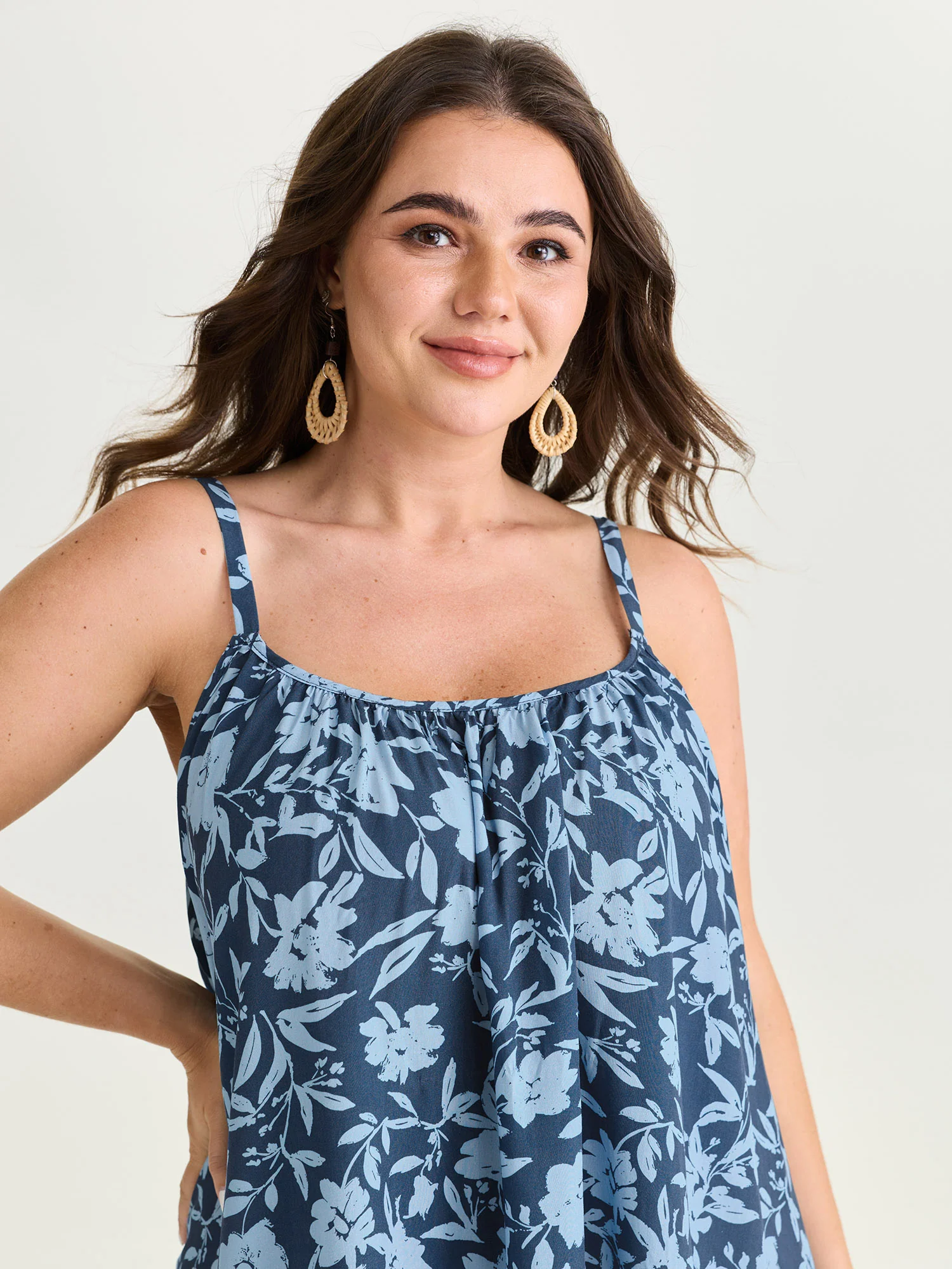 Fresh Floral Pleated Tank Top - Image 2
