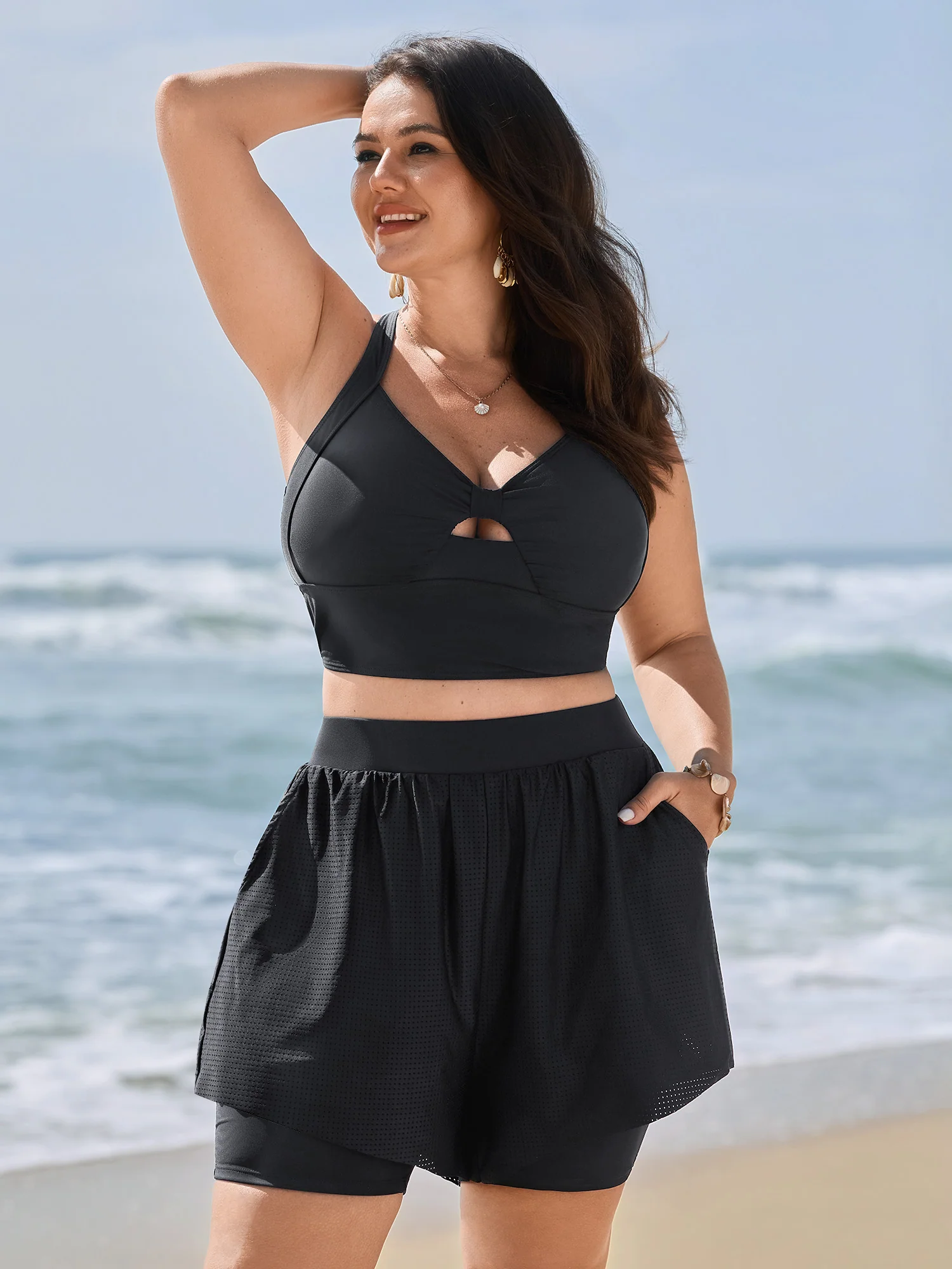 Full-Hip Coverage Pockets Spliced Swim Shorts - Image 2