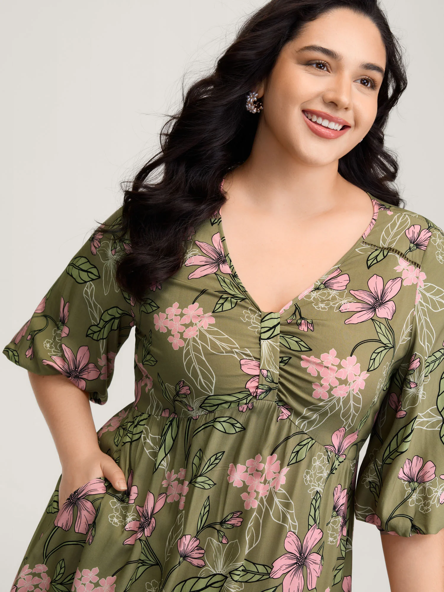 Garden Print Ruched V-Neck Maxi Dress - Image 2