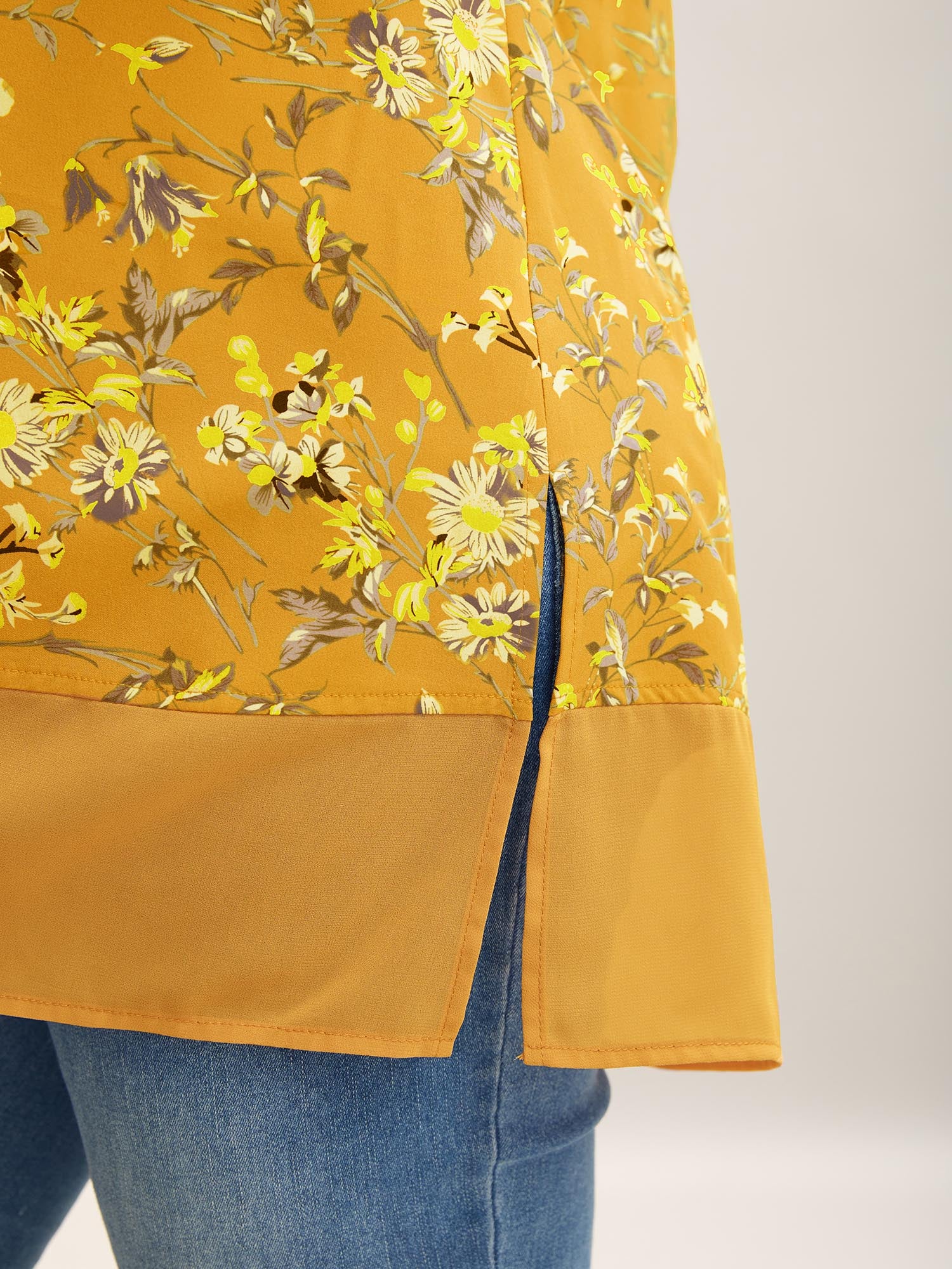 Garden Print Spliced V-Neck Blouse - Image 15