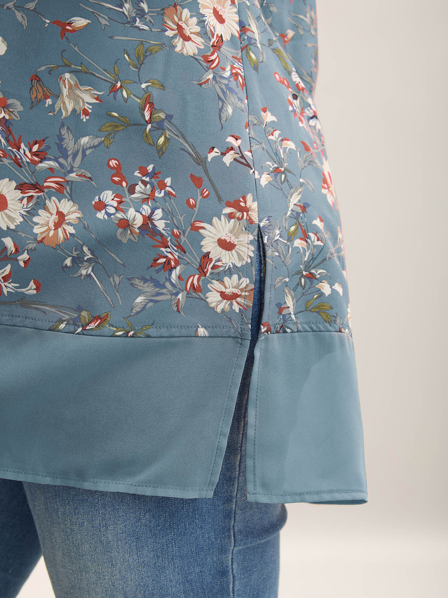 Garden Print Spliced V-Neck Blouse - Image 17