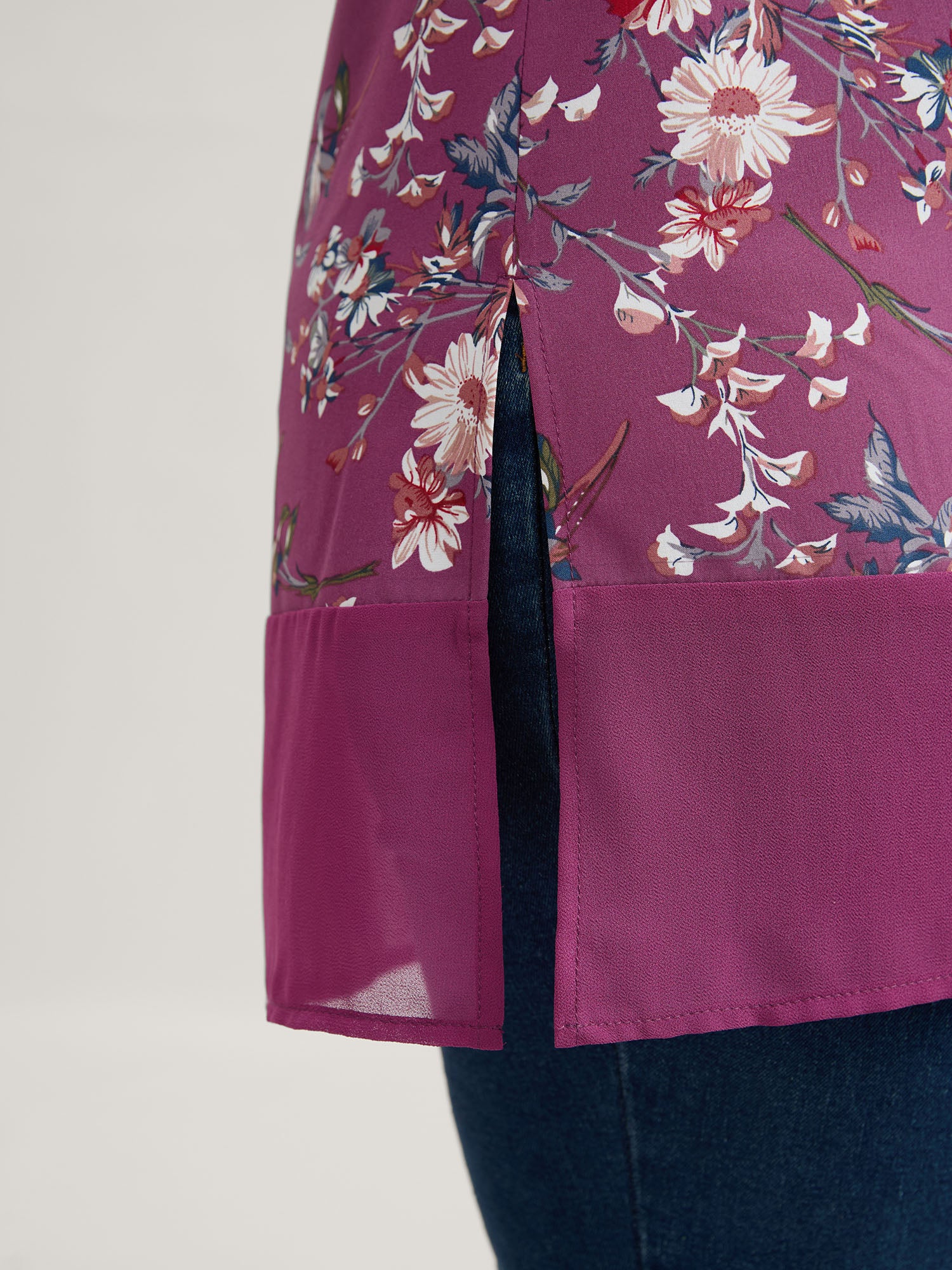Garden Print Spliced V-Neck Blouse - Image 21