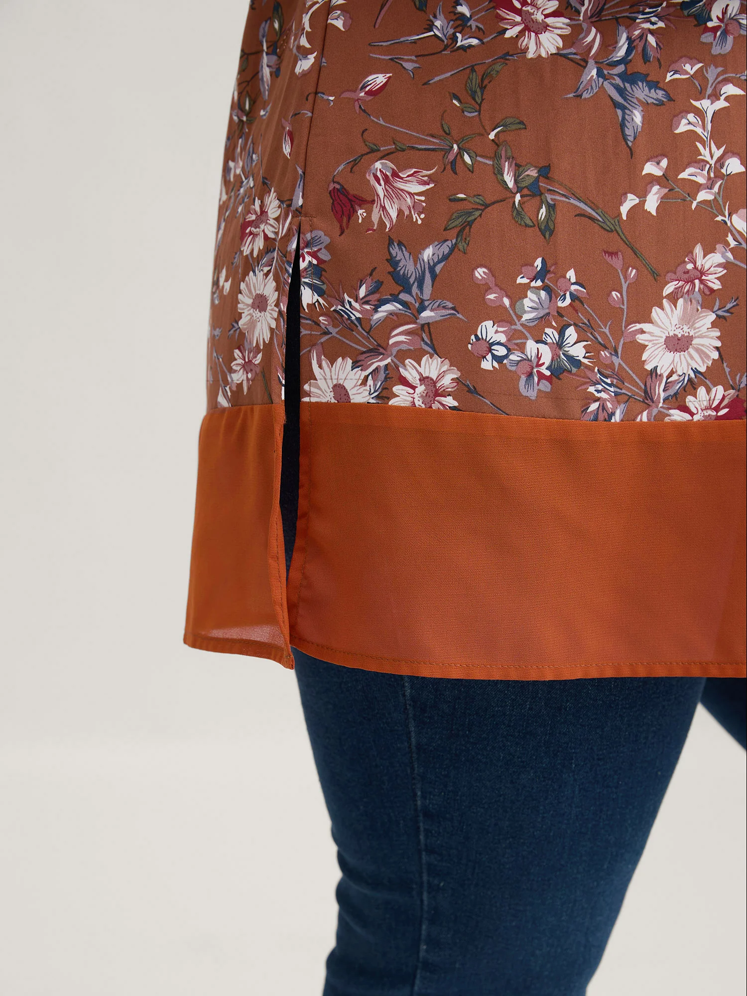 Garden Print Spliced V-Neck Blouse - Image 33
