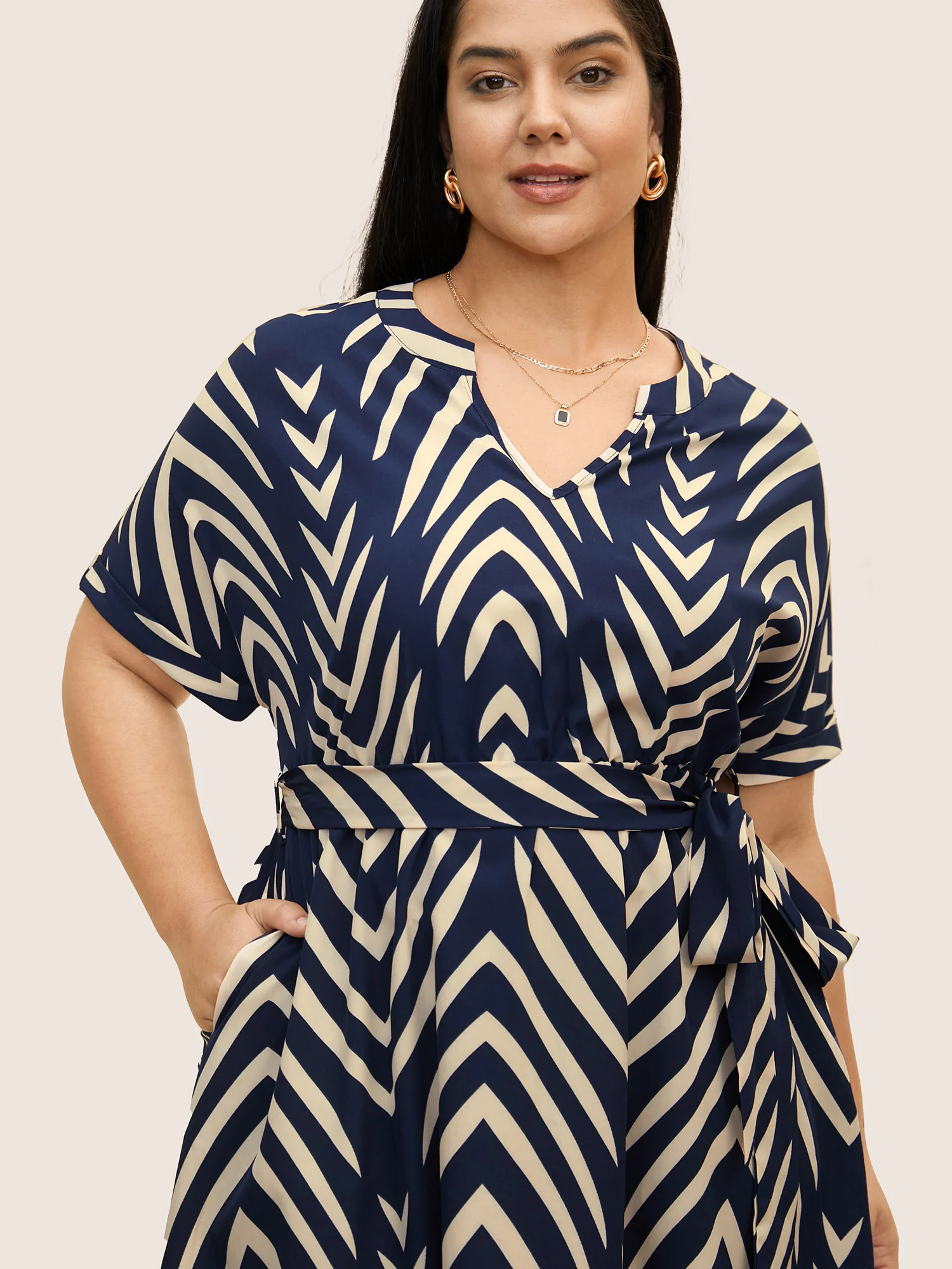 Geometric Belted Dolman Sleeve Curved Hem Dress - Image 2