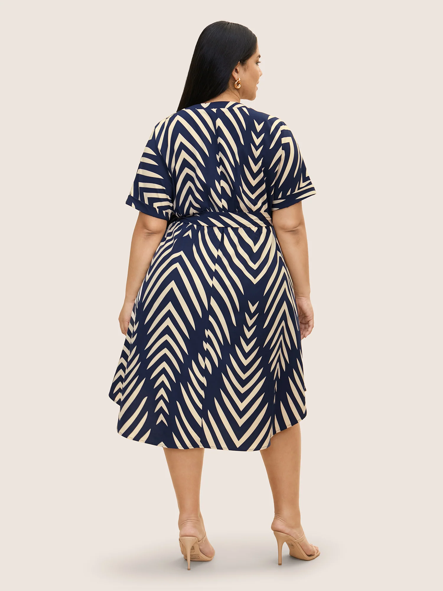 Geometric Belted Dolman Sleeve Curved Hem Dress - Image 4