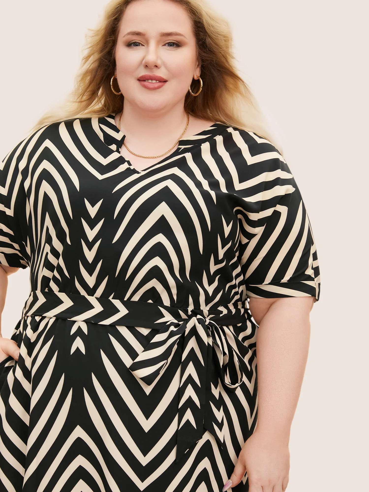 Geometric Belted Dolman Sleeve Curved Hem Dress - Image 6
