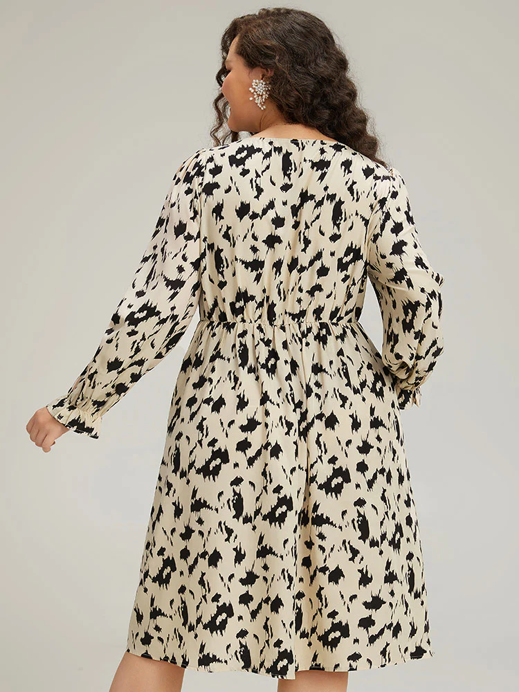 Geometric Contrast Belted Elastic Cuffs Dress - Image 2