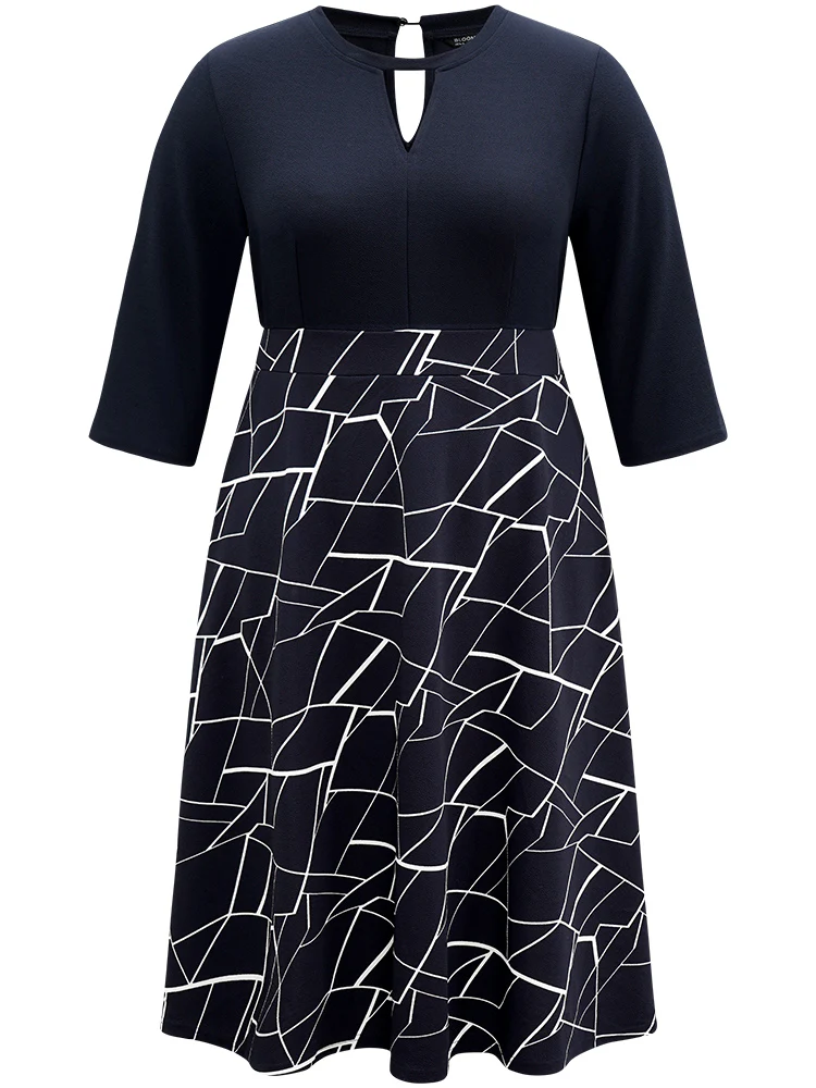 Geometric Contrast Keyhole Elastic Waist Dress - Image 5