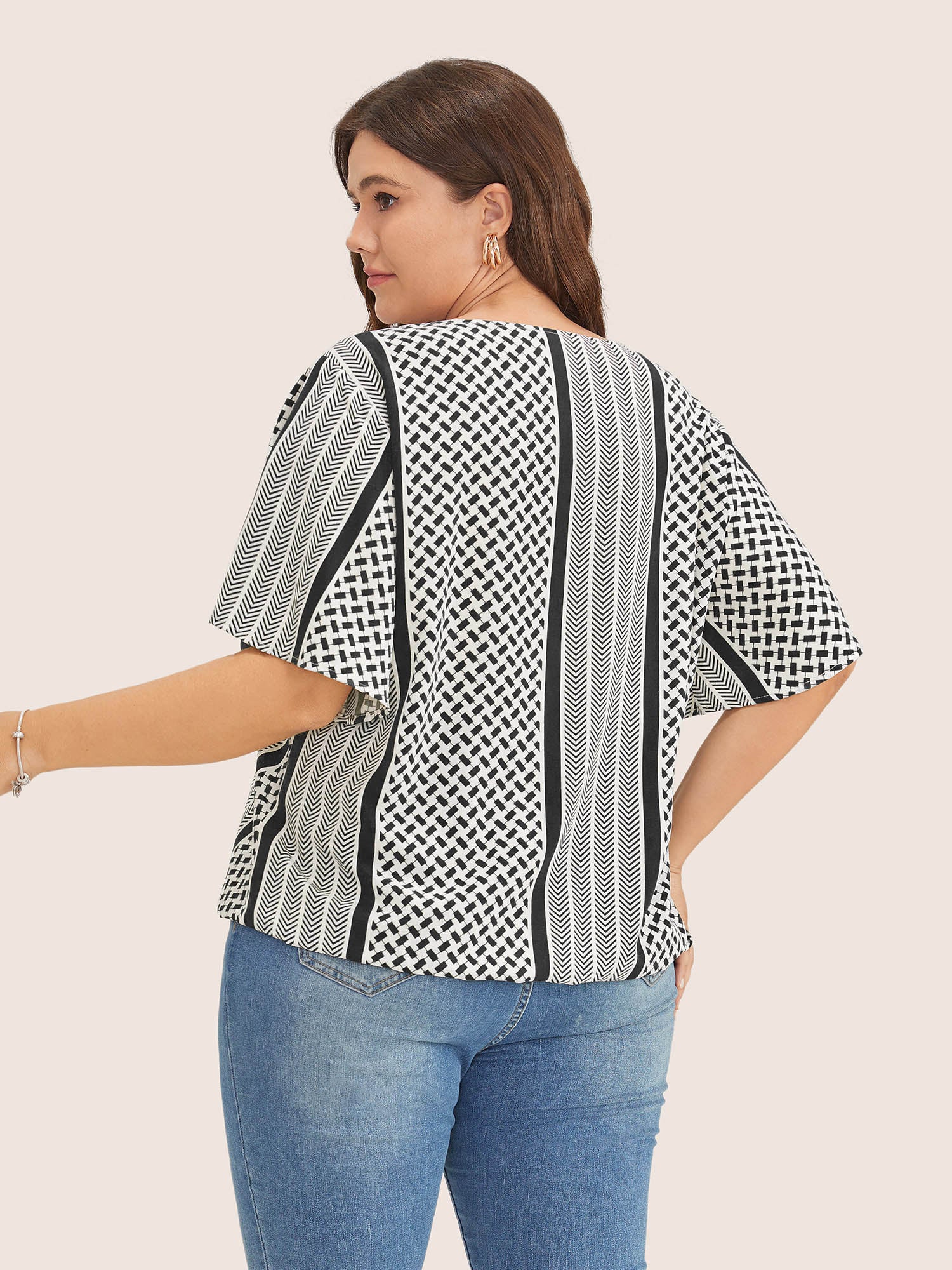 Geometric Contrast Ruffle Sleeve Wrap Blouse - Image 5