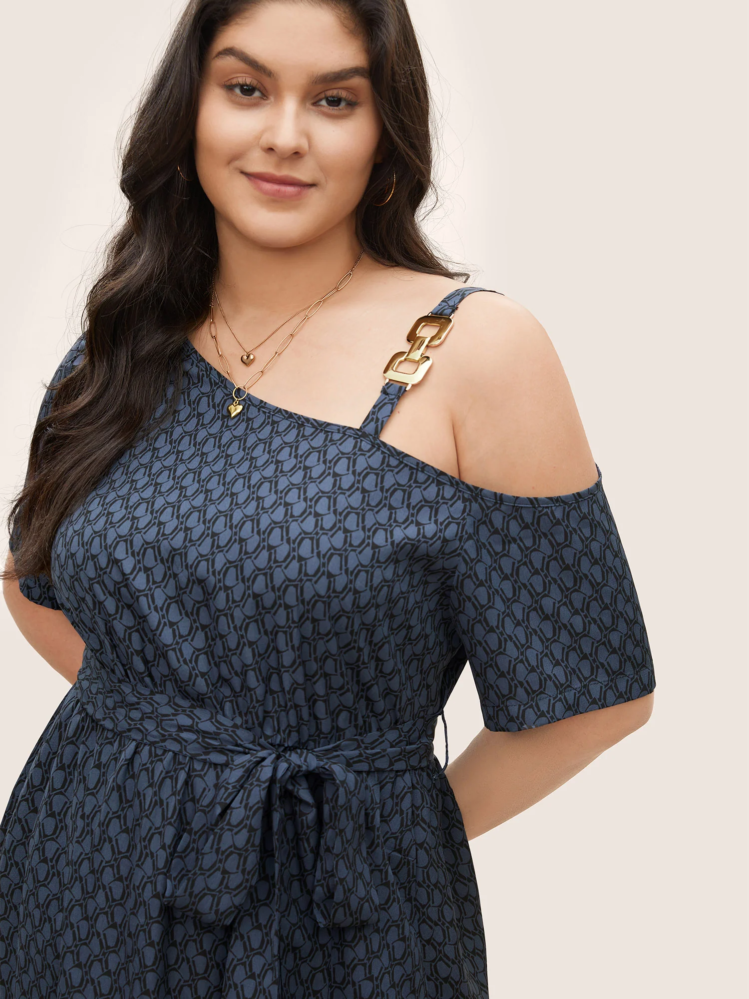 Geometric Metal Chain Detail Belted Dress - Image 4