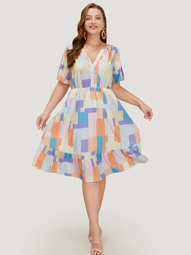Geometric Notched Pocket Shirred Flutter Hem Dress - Image 2