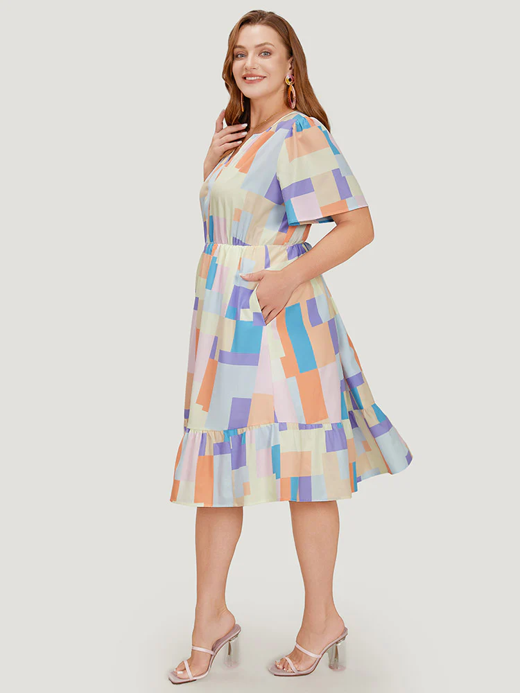 Geometric Notched Pocket Shirred Flutter Hem Dress - Image 5