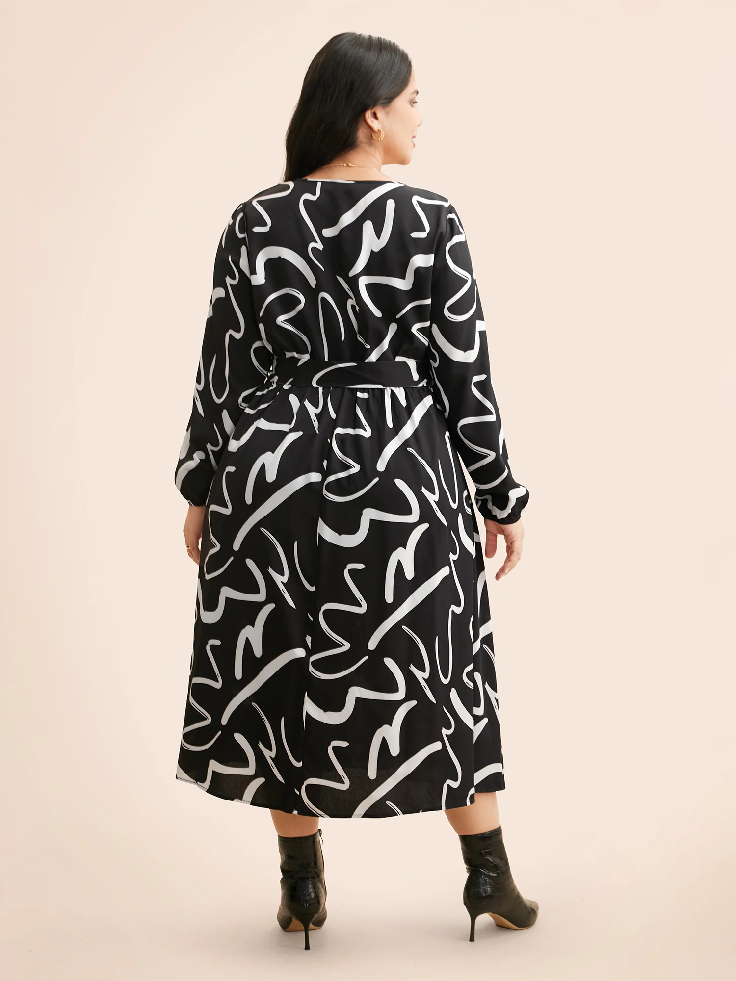 Geometric Overlap Collar Midi Dress - Image 4