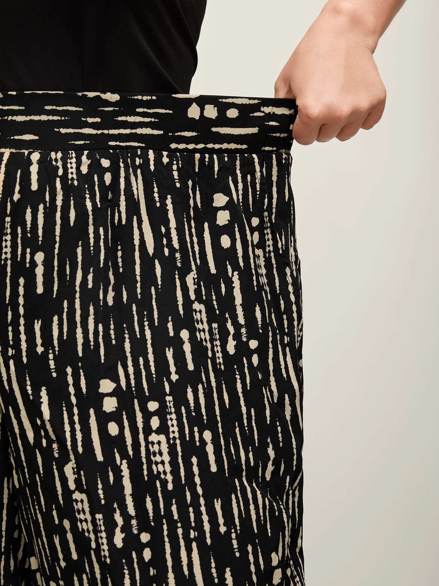 Geometric Pattern Cropped Wide-Leg Pants - Image 3