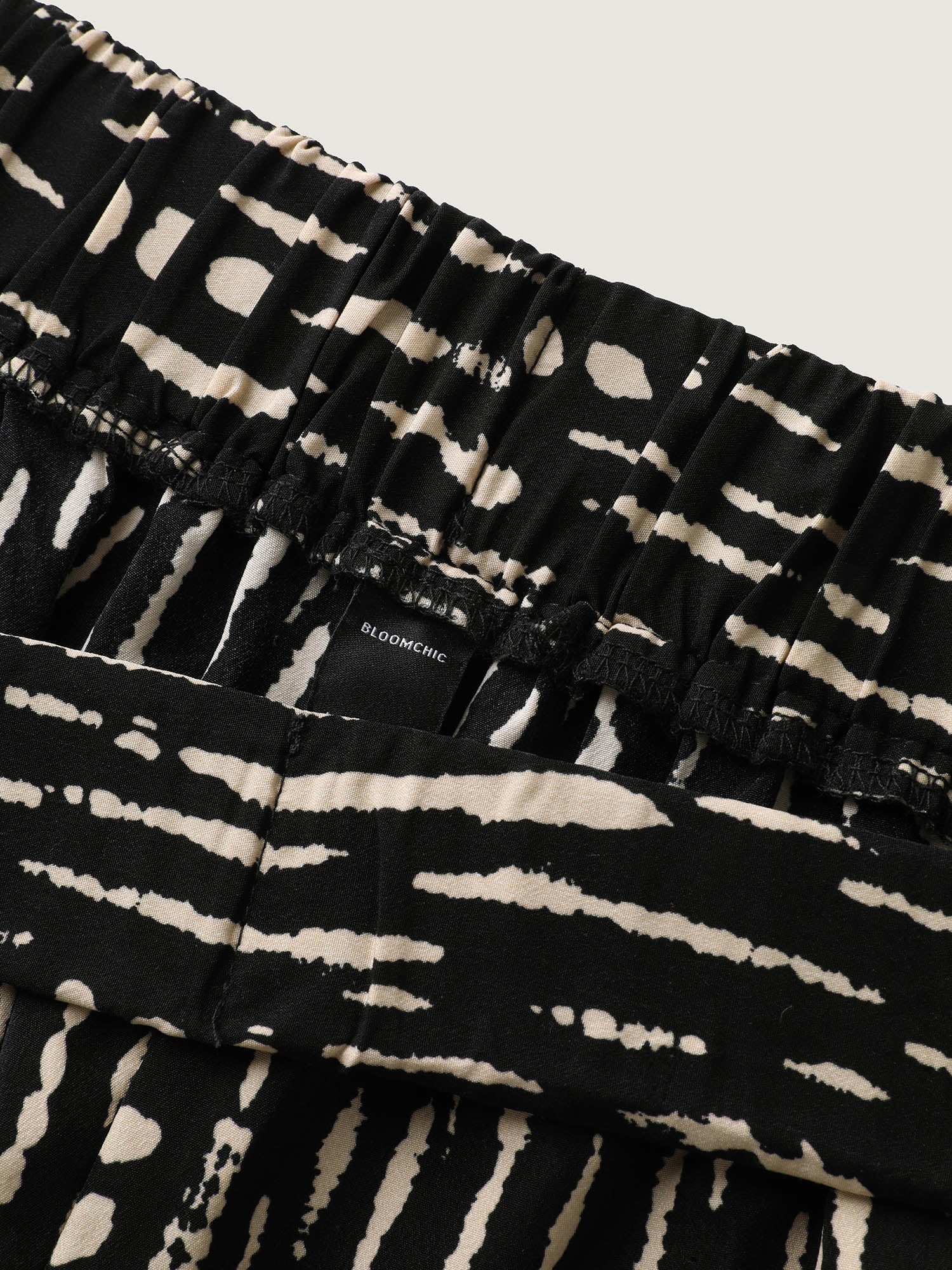Geometric Pattern Cropped Wide-Leg Pants - Image 5