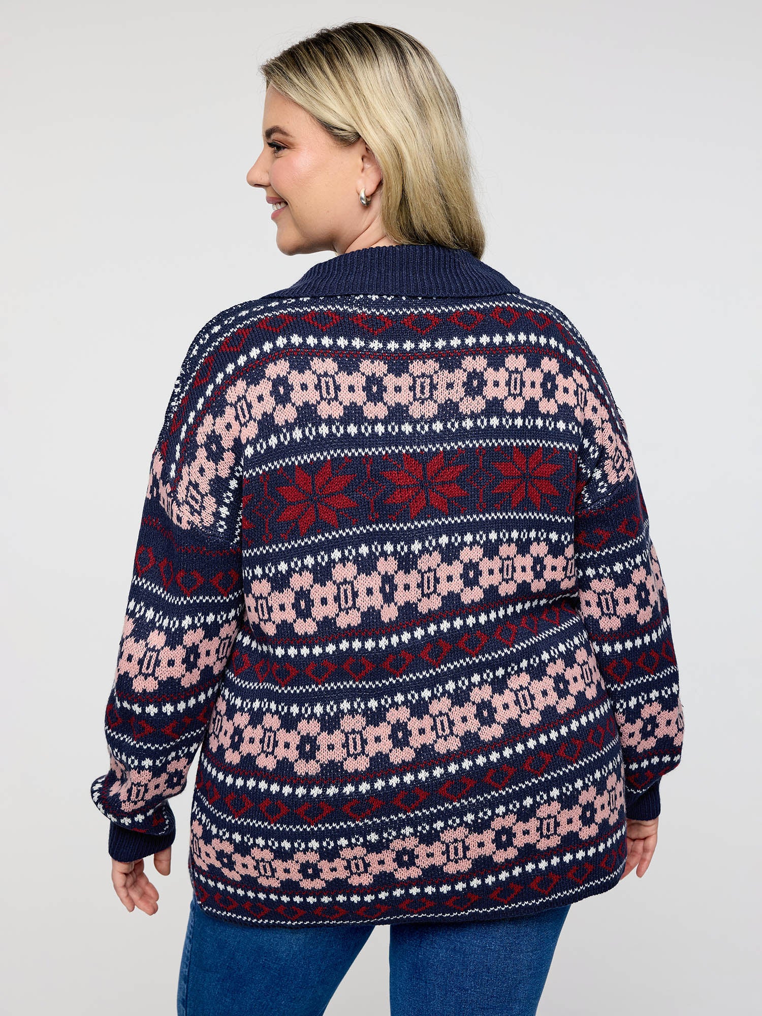 Geometric Pattern Patch Pocket Button Knit Cardigan - Image 4