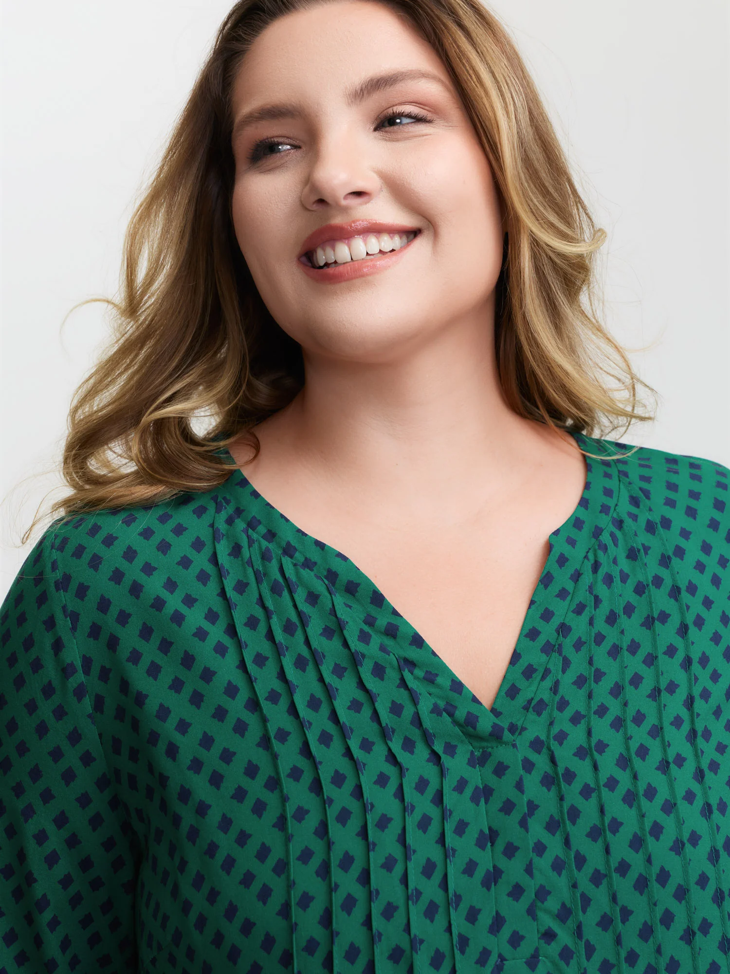 Geometric Print Bust-Ease Split Neck Blouse - Image 4