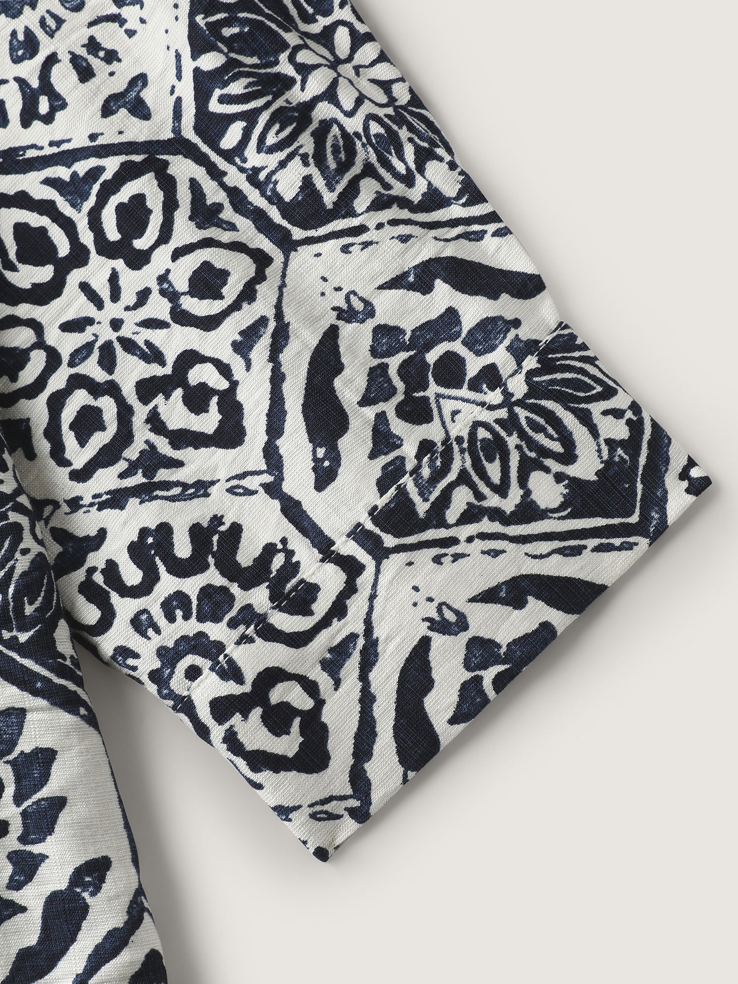 Geometric Print Button-Down Shirt - Image 7