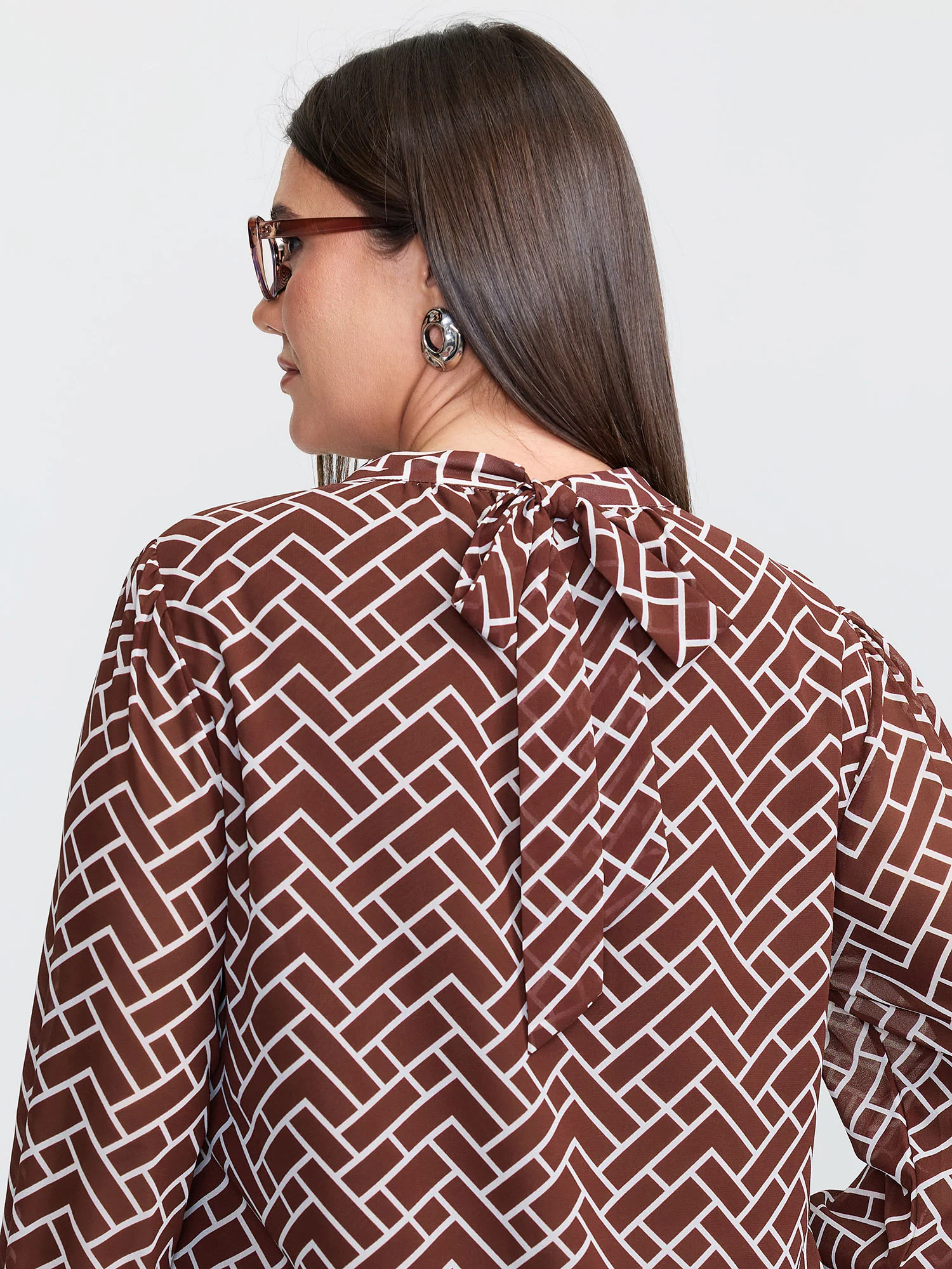 Geometric Print Cut Out Neck Blouse - Image 4