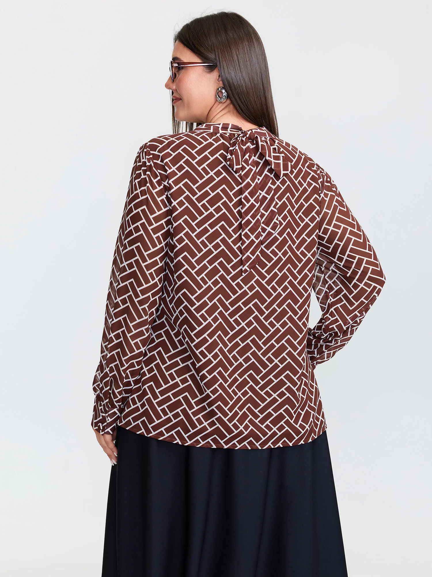 Geometric Print Cut Out Neck Blouse - Image 5