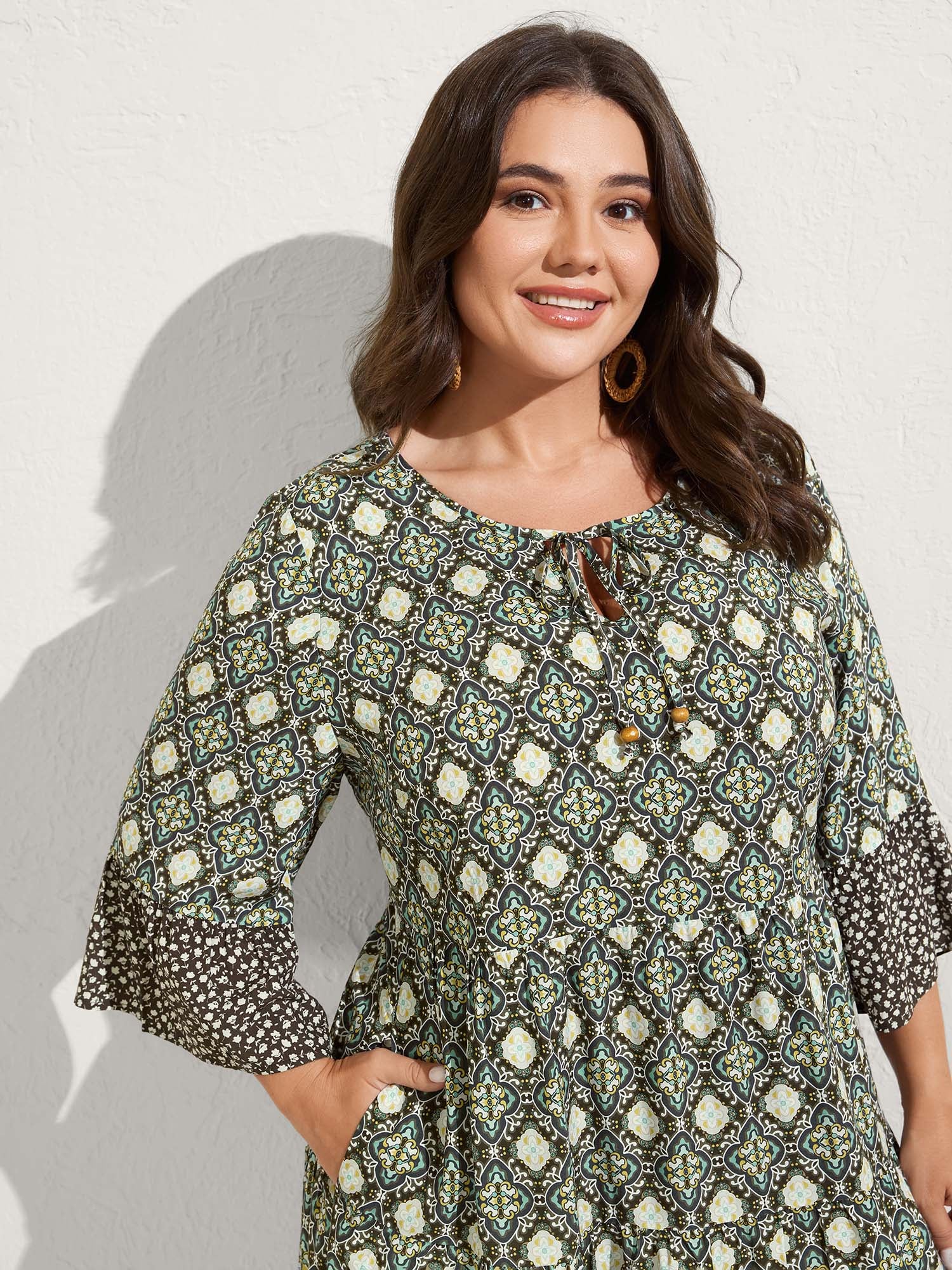 Geometric Print Flared Sleeve Tiered Midi Dress - Image 2