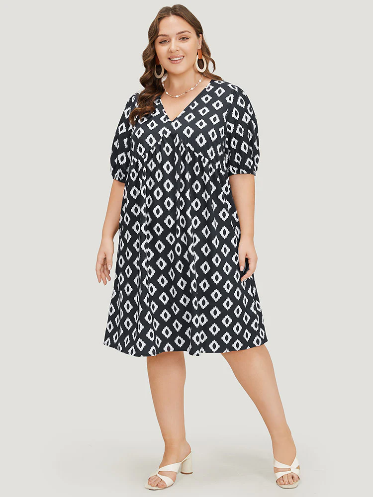 Geometric Print Gathered Pocket Puff Sleeve Dress - Image 2