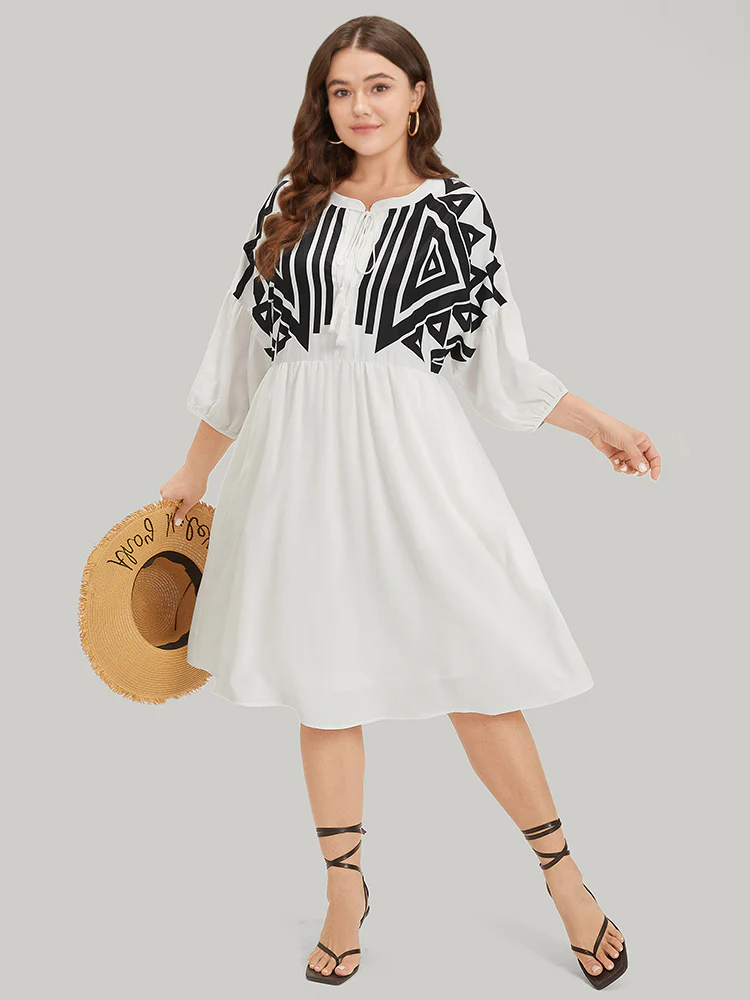 Geometric Print Notched Ties Tassels Elastic Cuffs Dress - Image 4