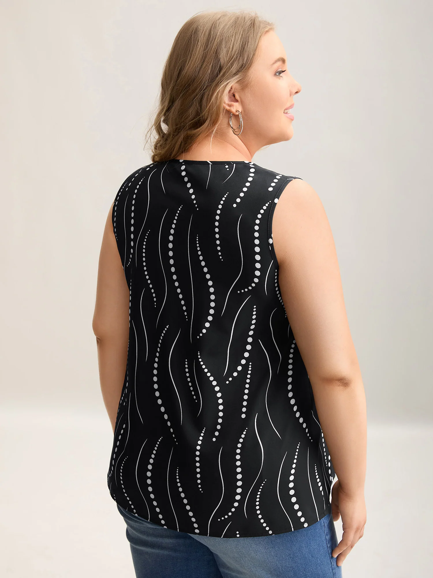 Geometric Print Pleated Front Sleeveless Top - Image 2