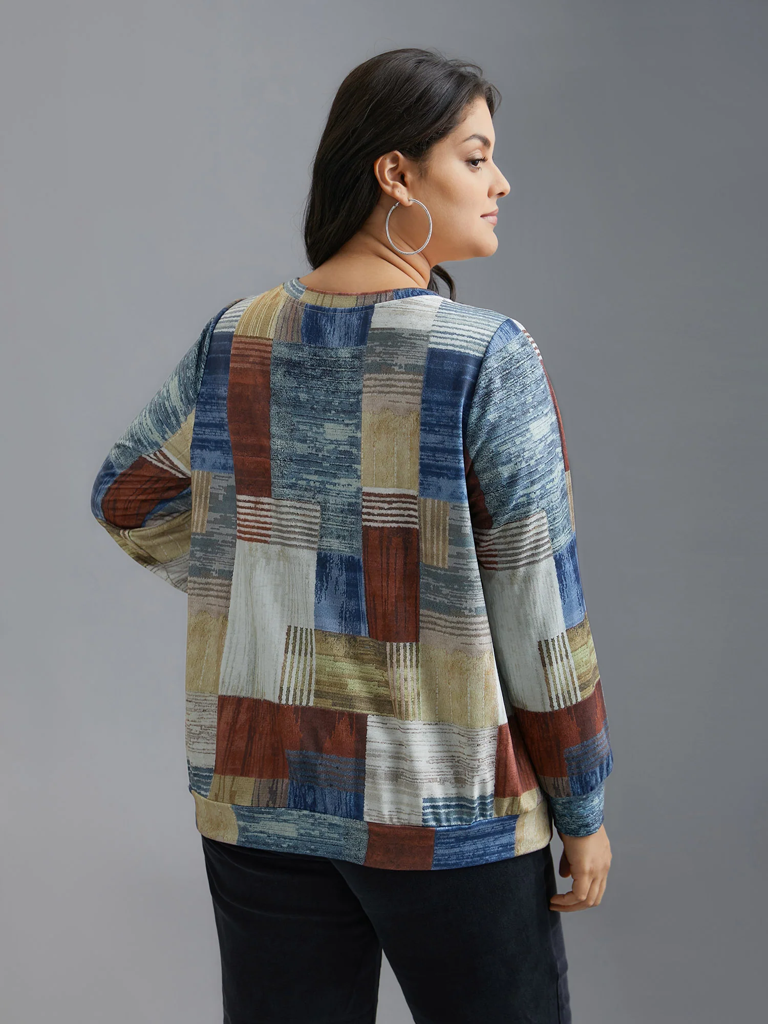 Geometric Print Round Neck Sweatshirt - Image 2