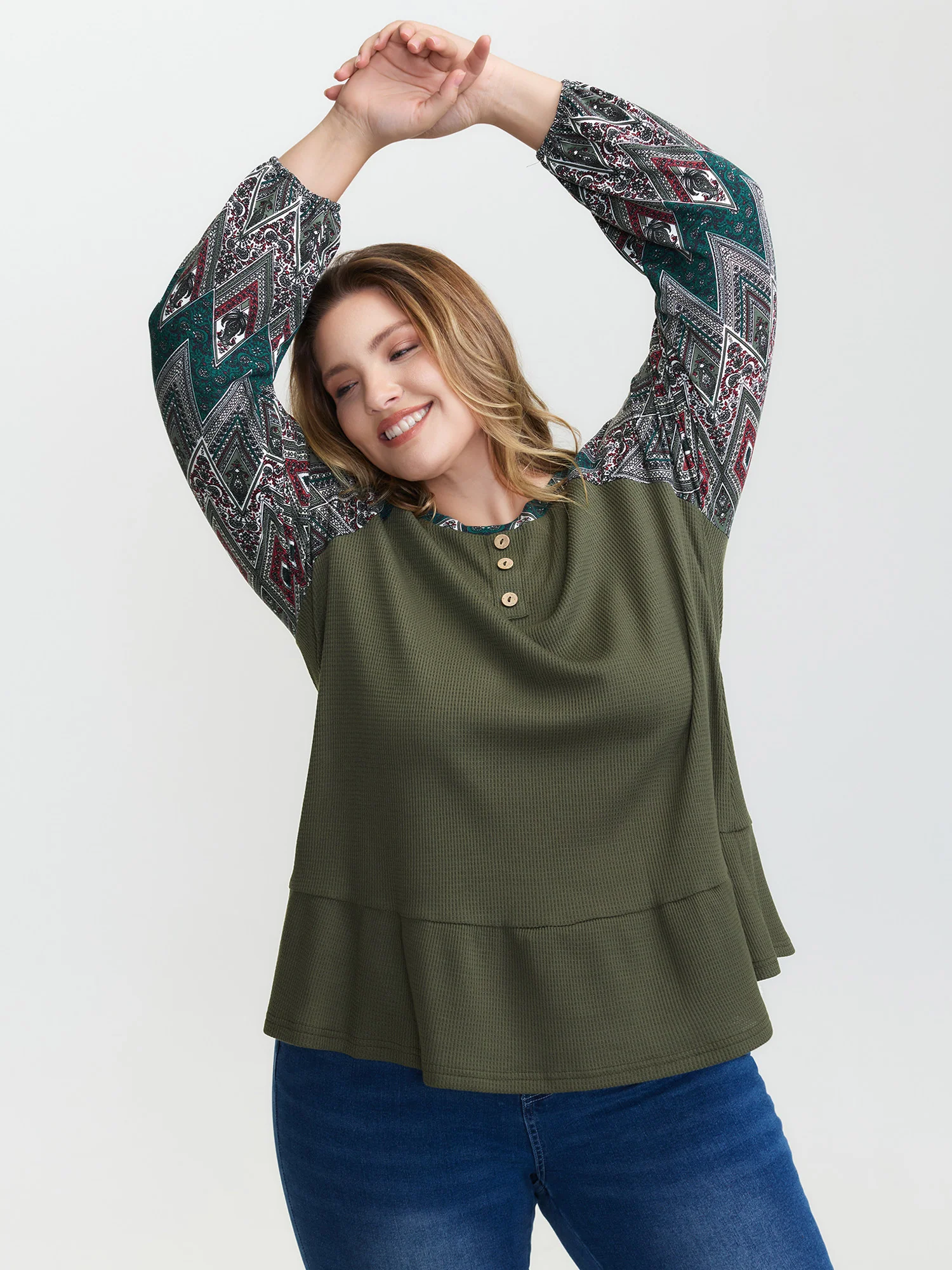 Geometric Print Ruffled Hem Button T-Shirt - Image 2