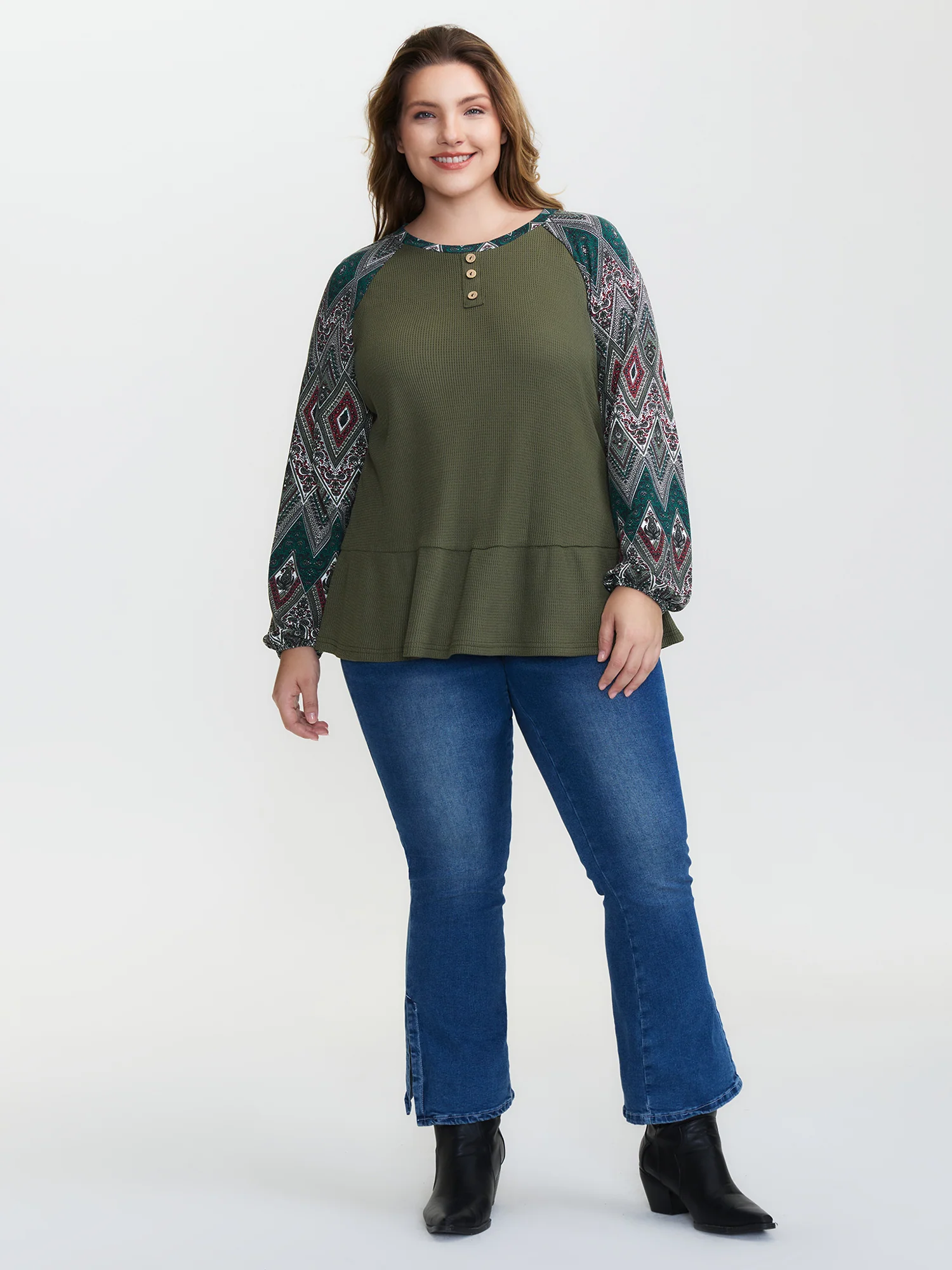 Geometric Print Ruffled Hem Button T-Shirt - Image 3