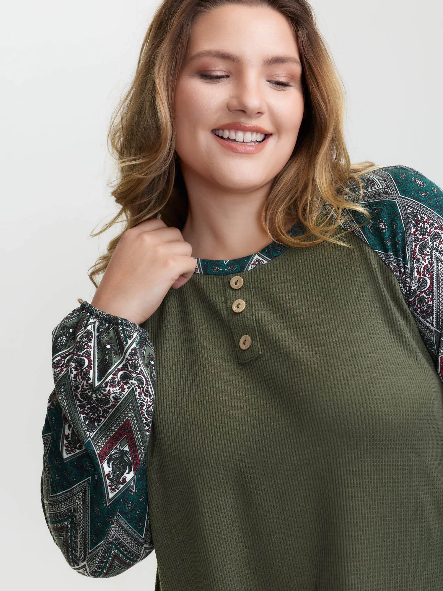 Geometric Print Ruffled Hem Button T-Shirt - Image 4