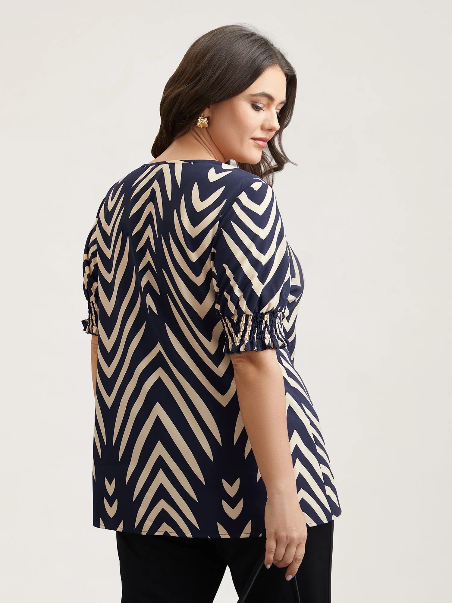 Geometric Print Ruffled Shirred Blouse - Image 10