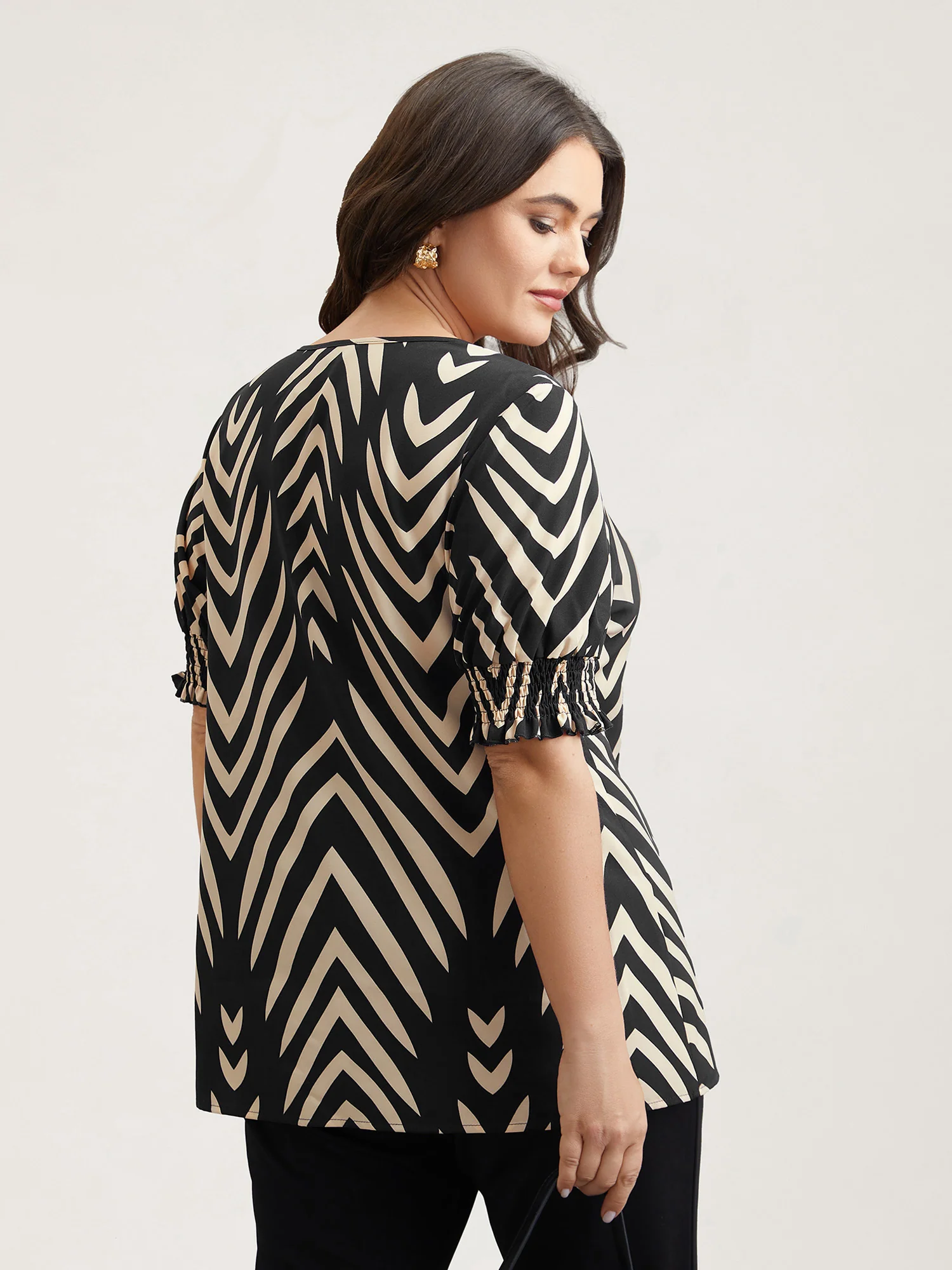 Geometric Print Ruffled Shirred Blouse - Image 18