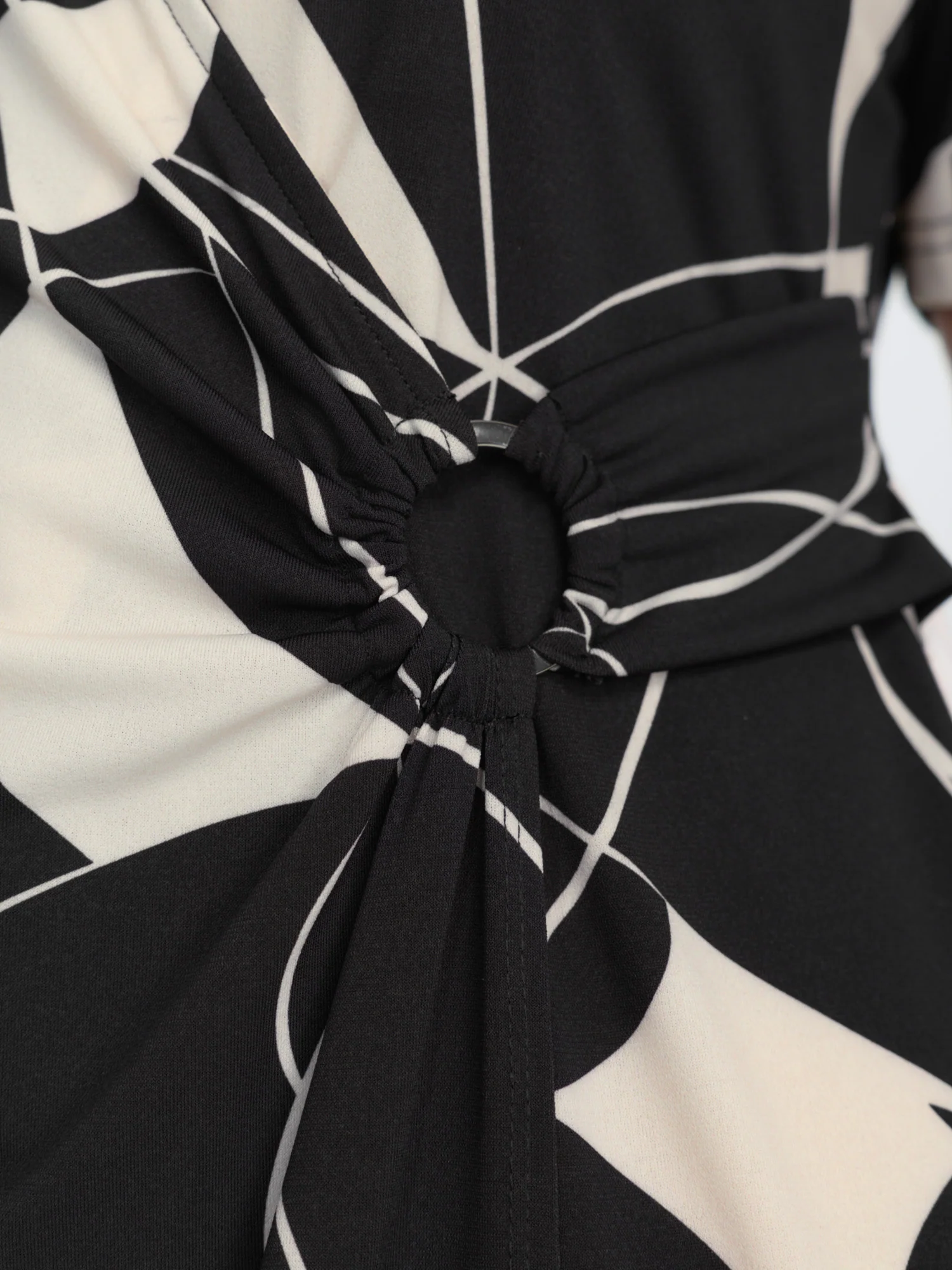 Geometric Print Stretchy Knotted Midi Dress - Image 4