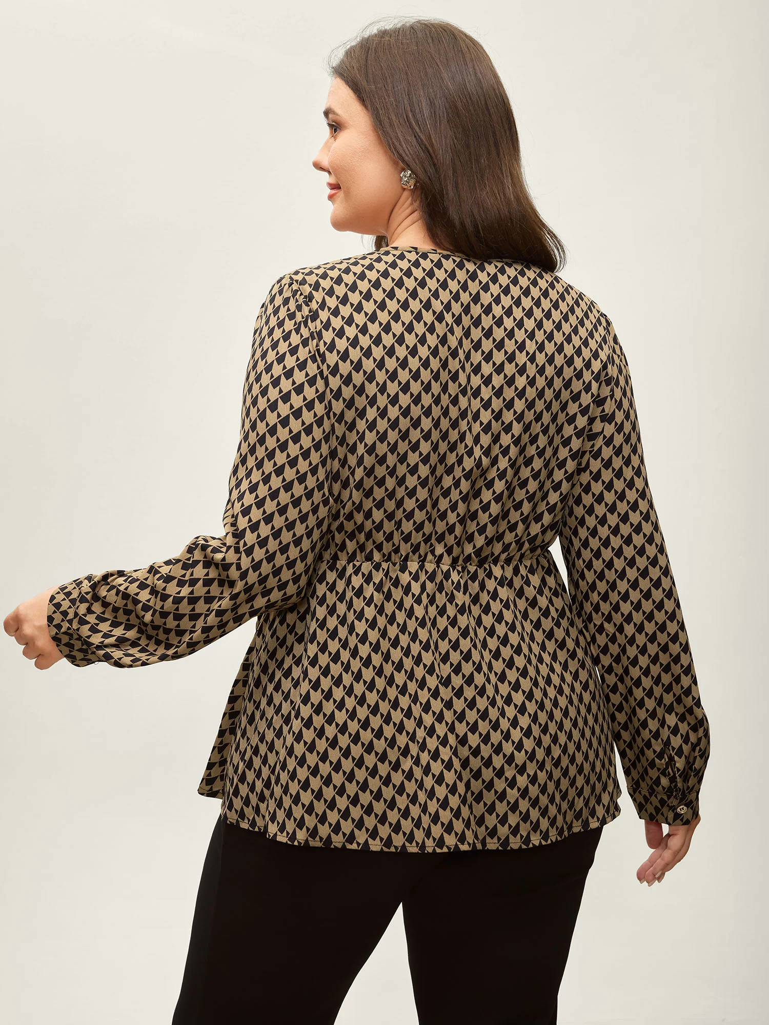 Geometric Print Surplice Waist-Defining Blouse - Image 4