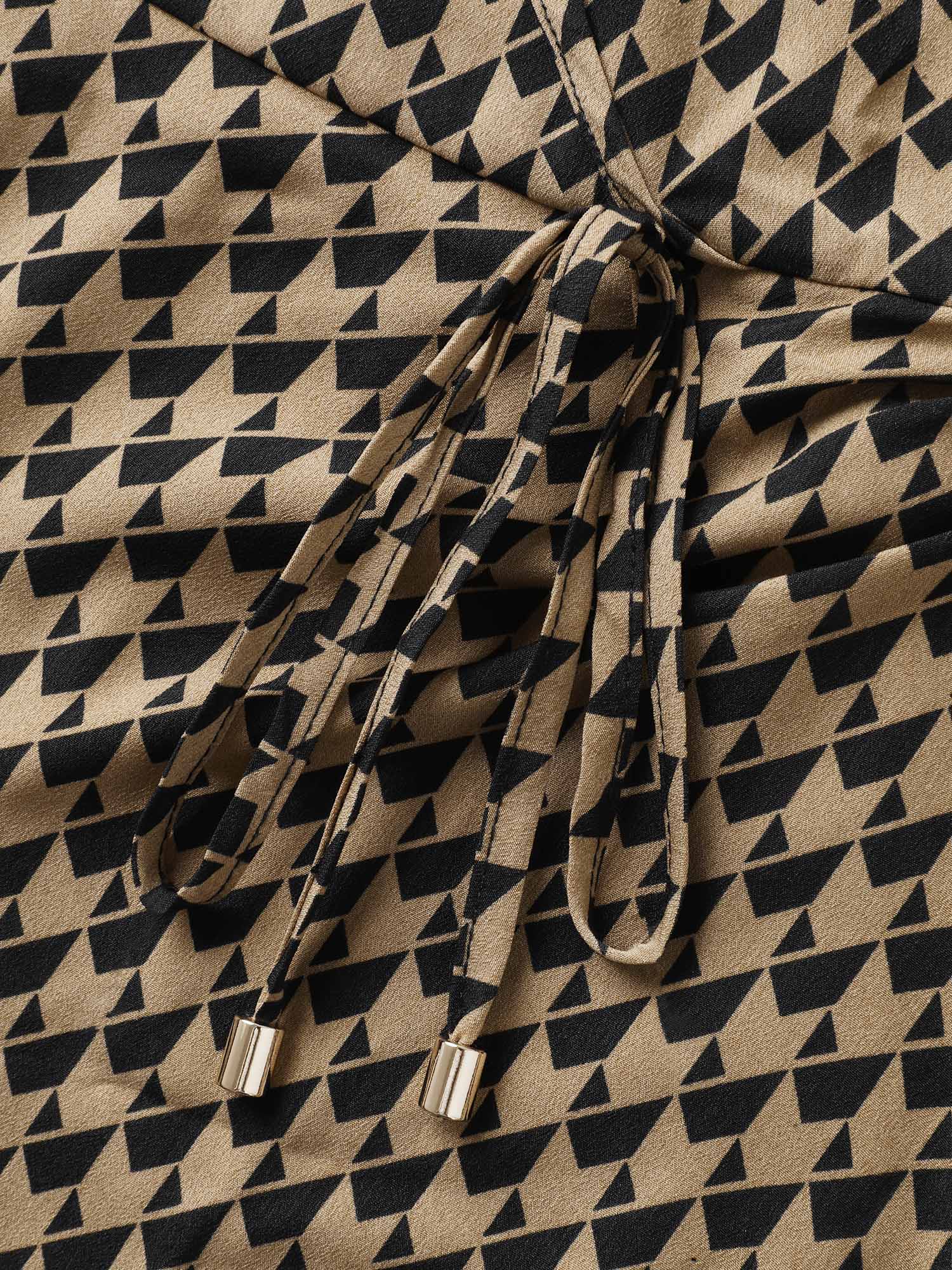 Geometric Print Surplice Waist-Defining Blouse - Image 5