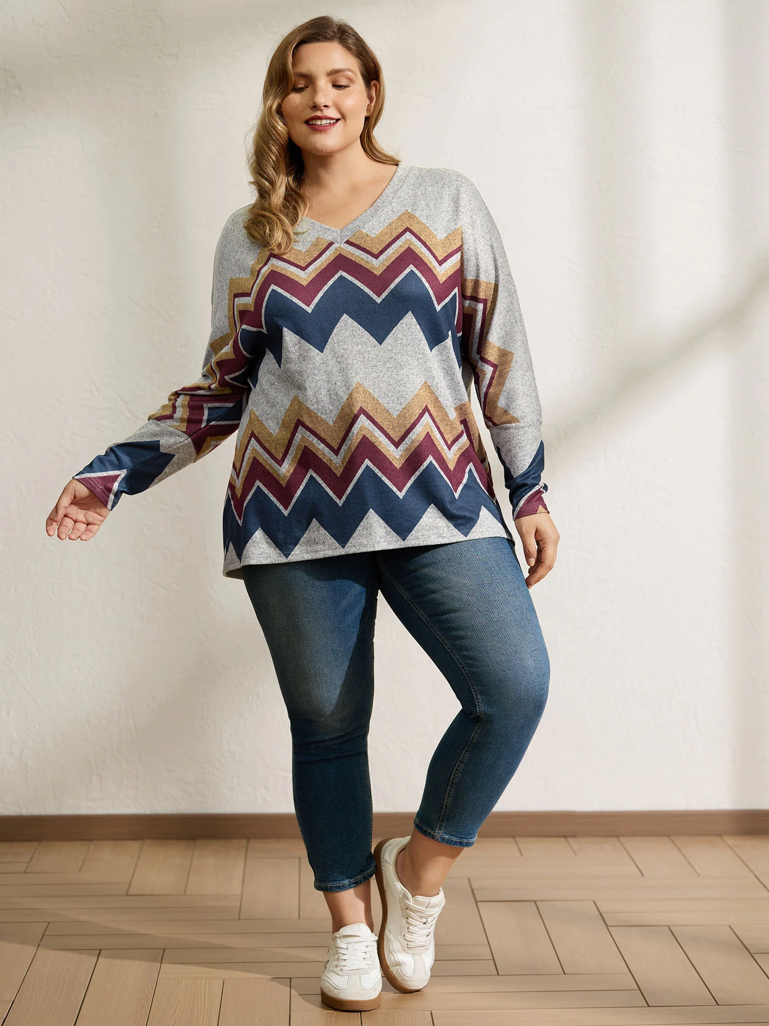 Geometric Print V-Neck Knit Top - Image 3