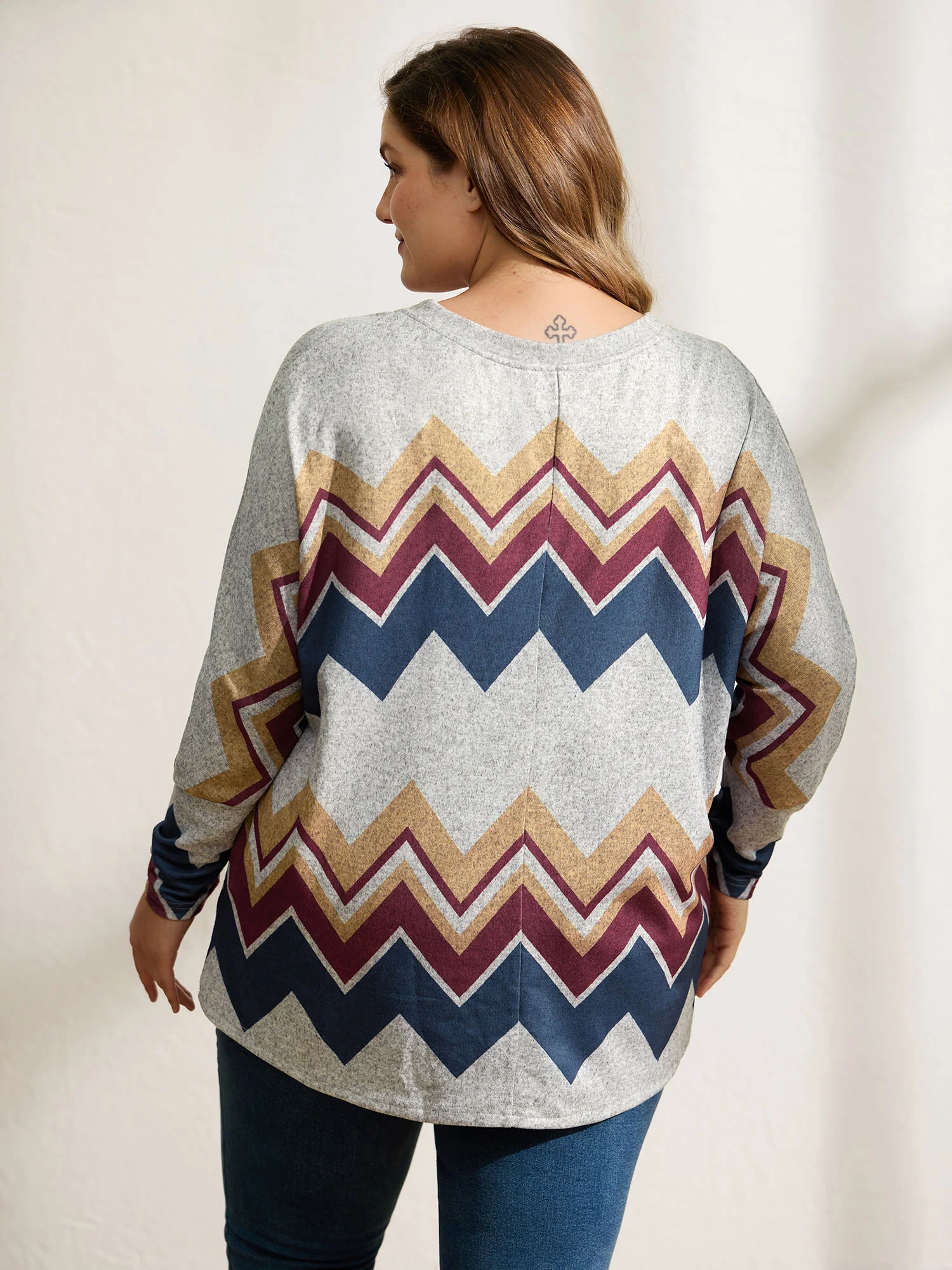 Geometric Print V-Neck Knit Top - Image 4