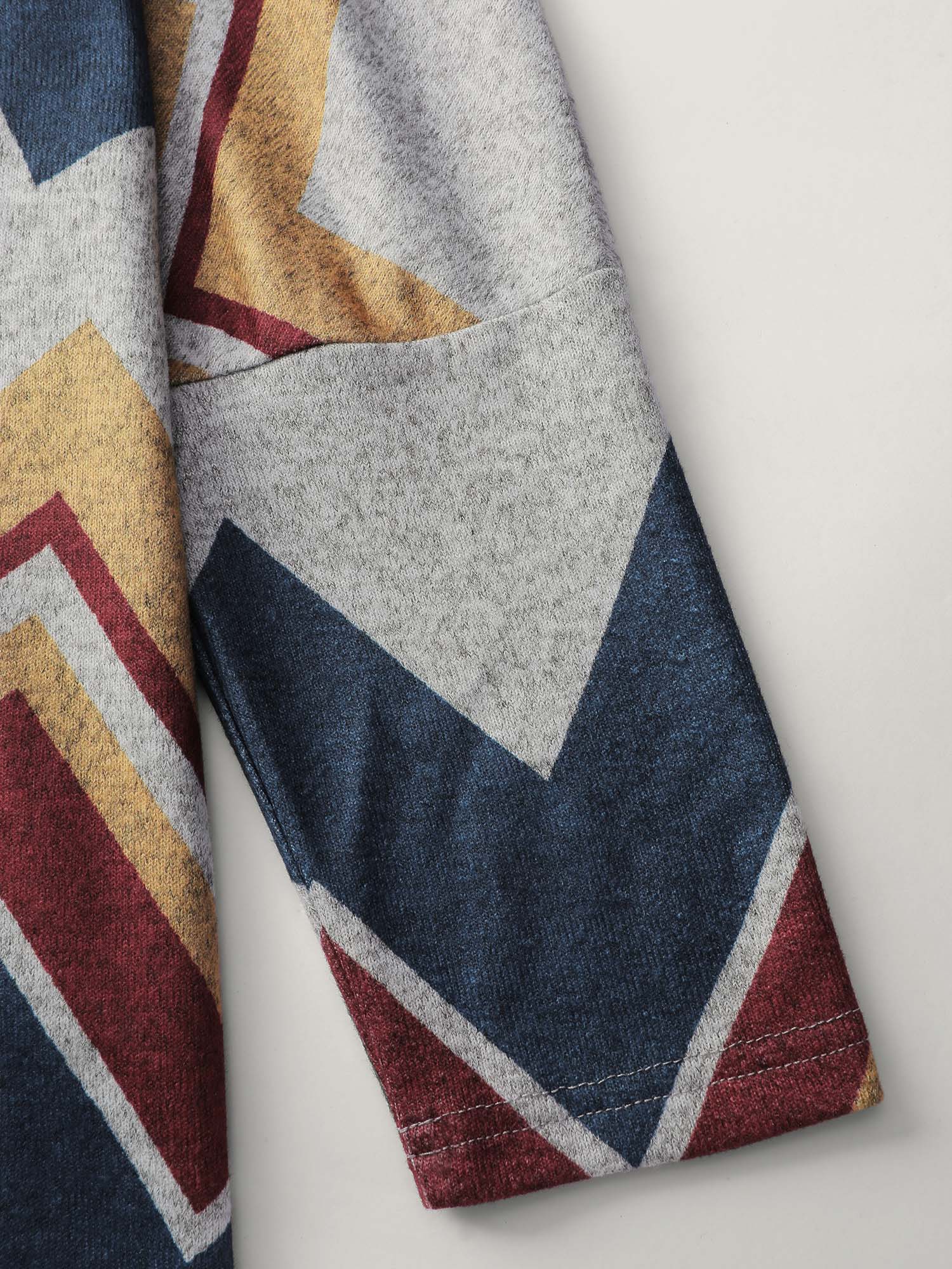 Geometric Print V-Neck Knit Top - Image 6