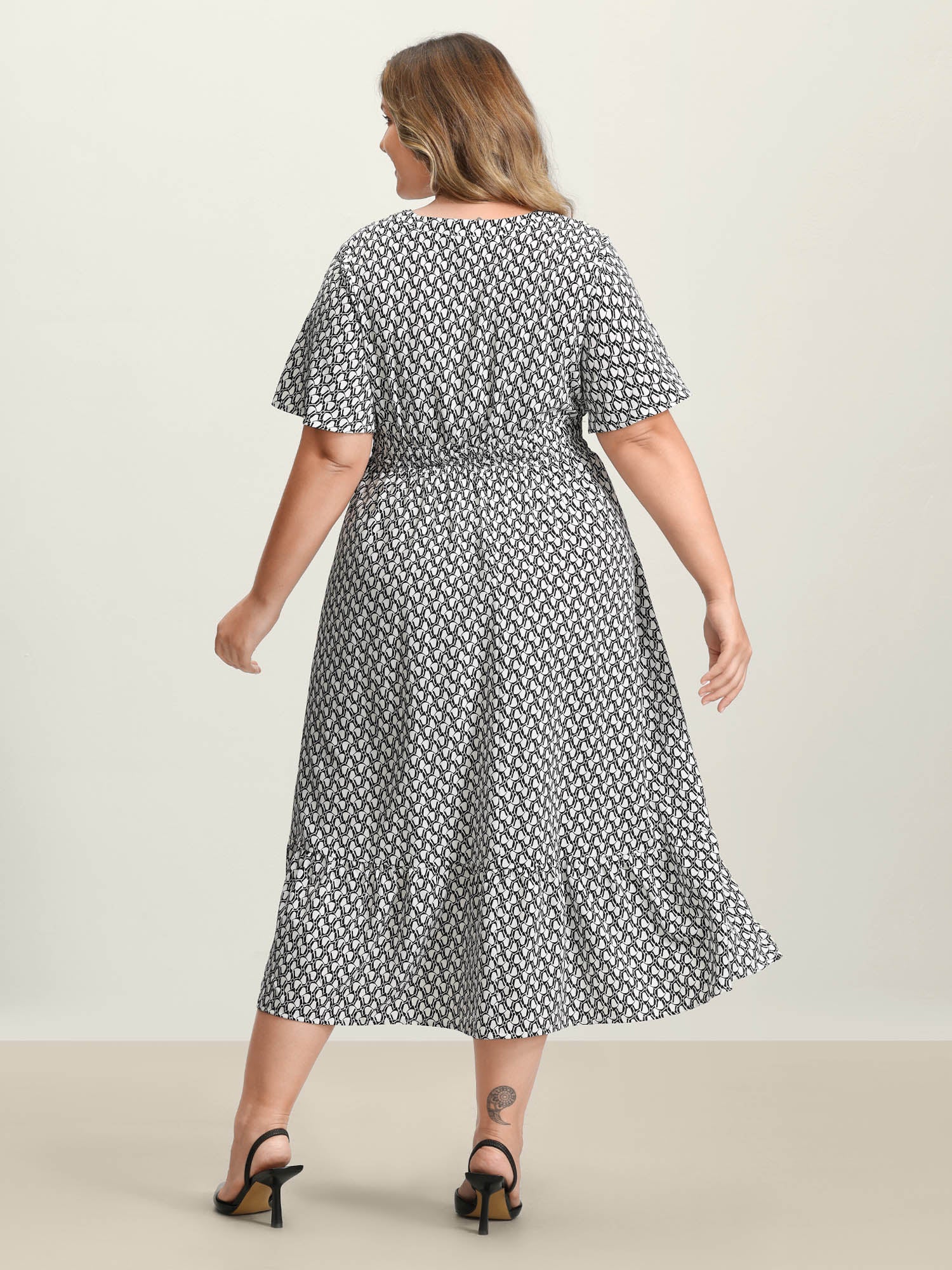 Geometric Print Waist-Cinched Tiered Midi Dress - Image 19