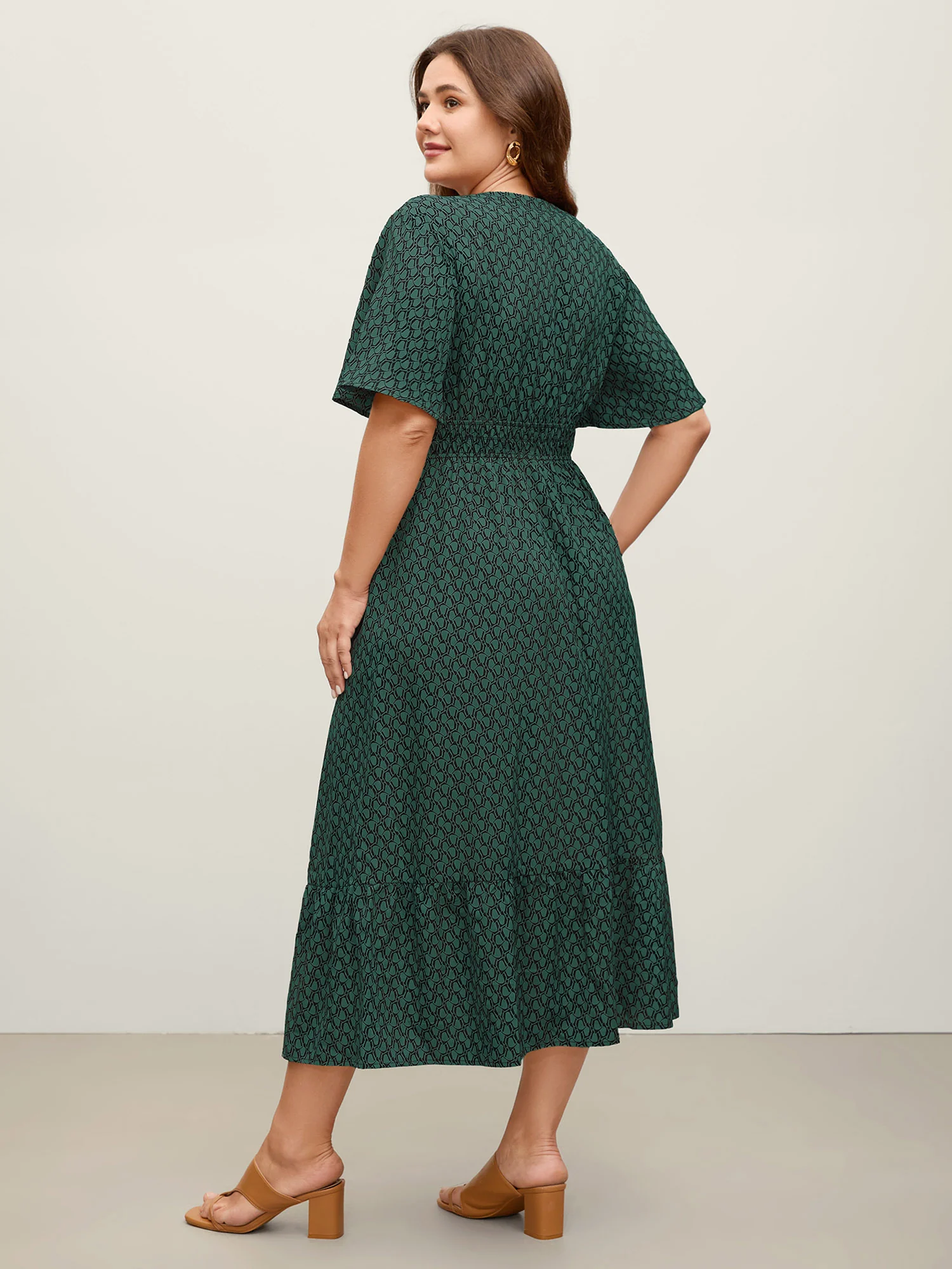 Geometric Print Waist-Cinched Tiered Midi Dress - Image 4