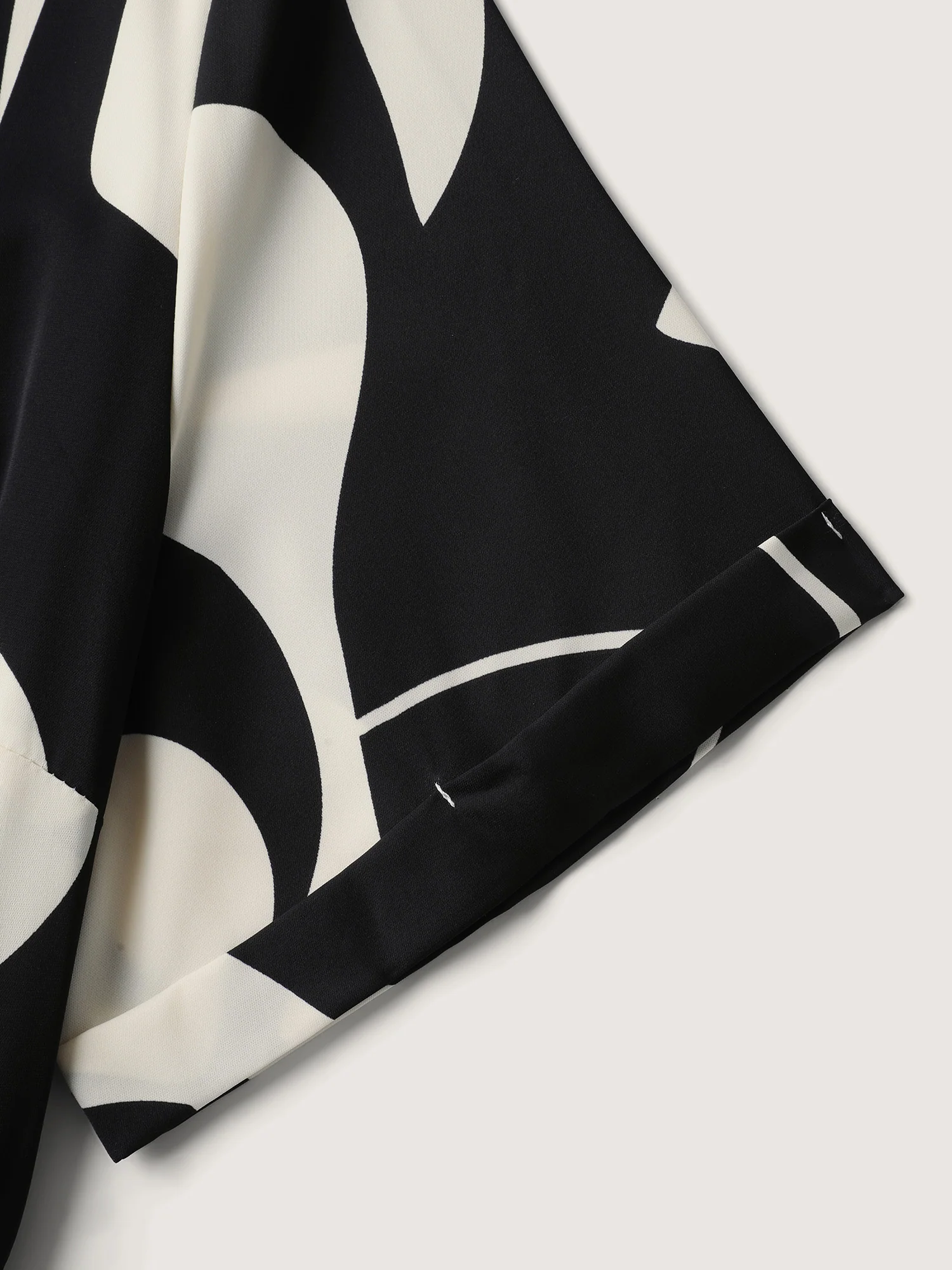 Geometric Print Waist-Tie Midi Dress - Image 5